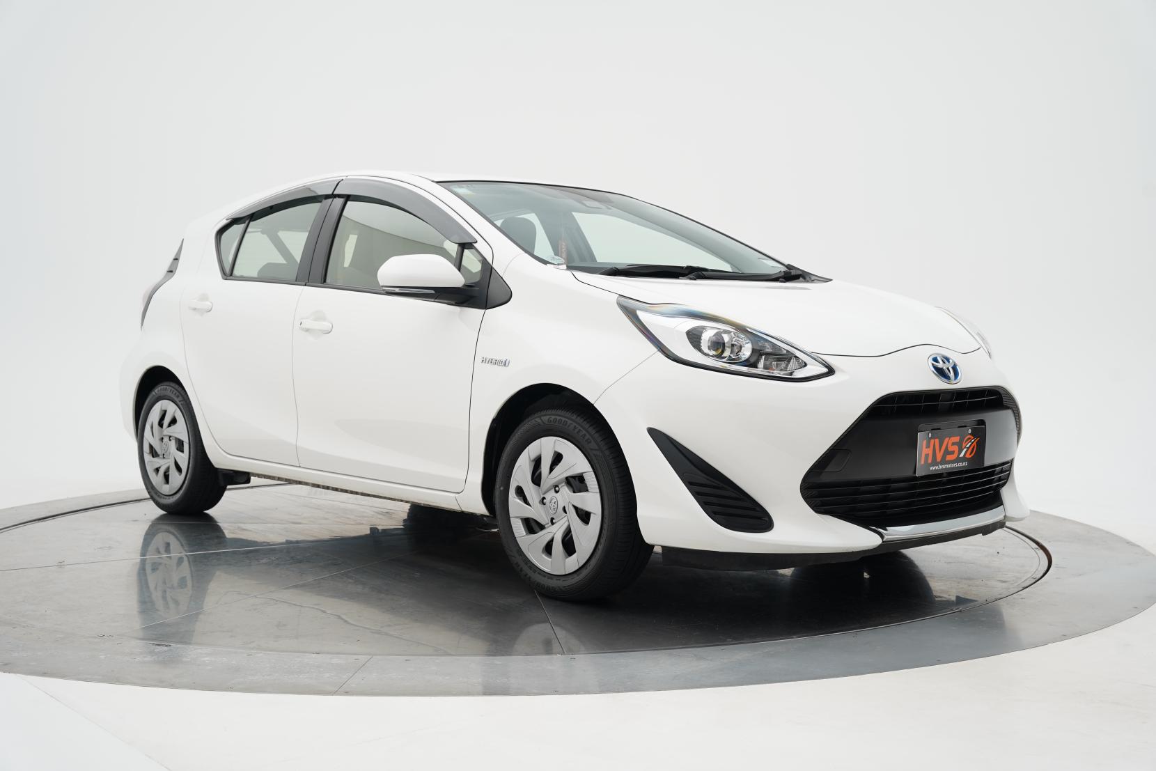 Toyota Aqua L
