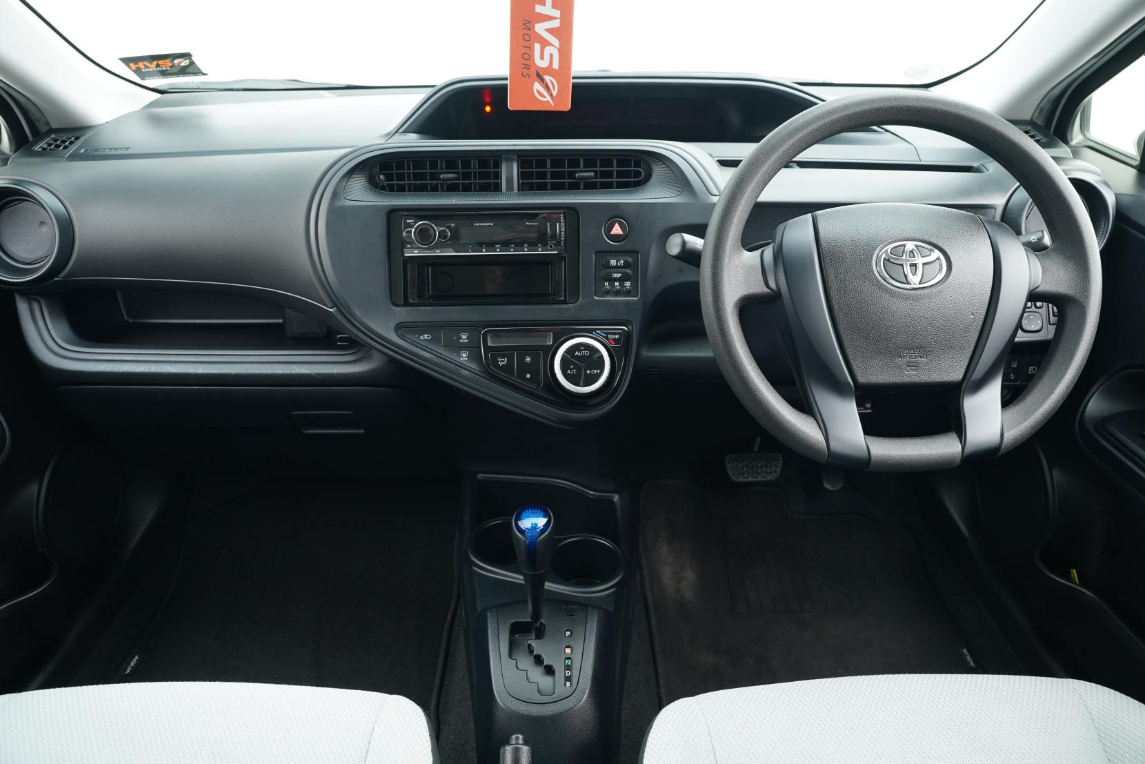 Toyota Aqua L