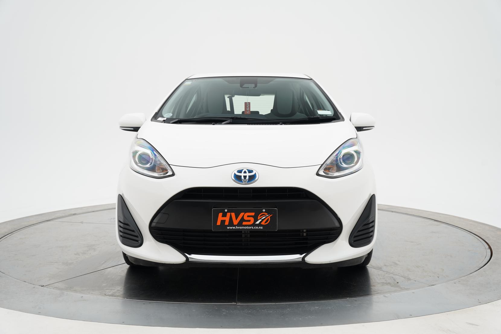 Toyota Aqua L