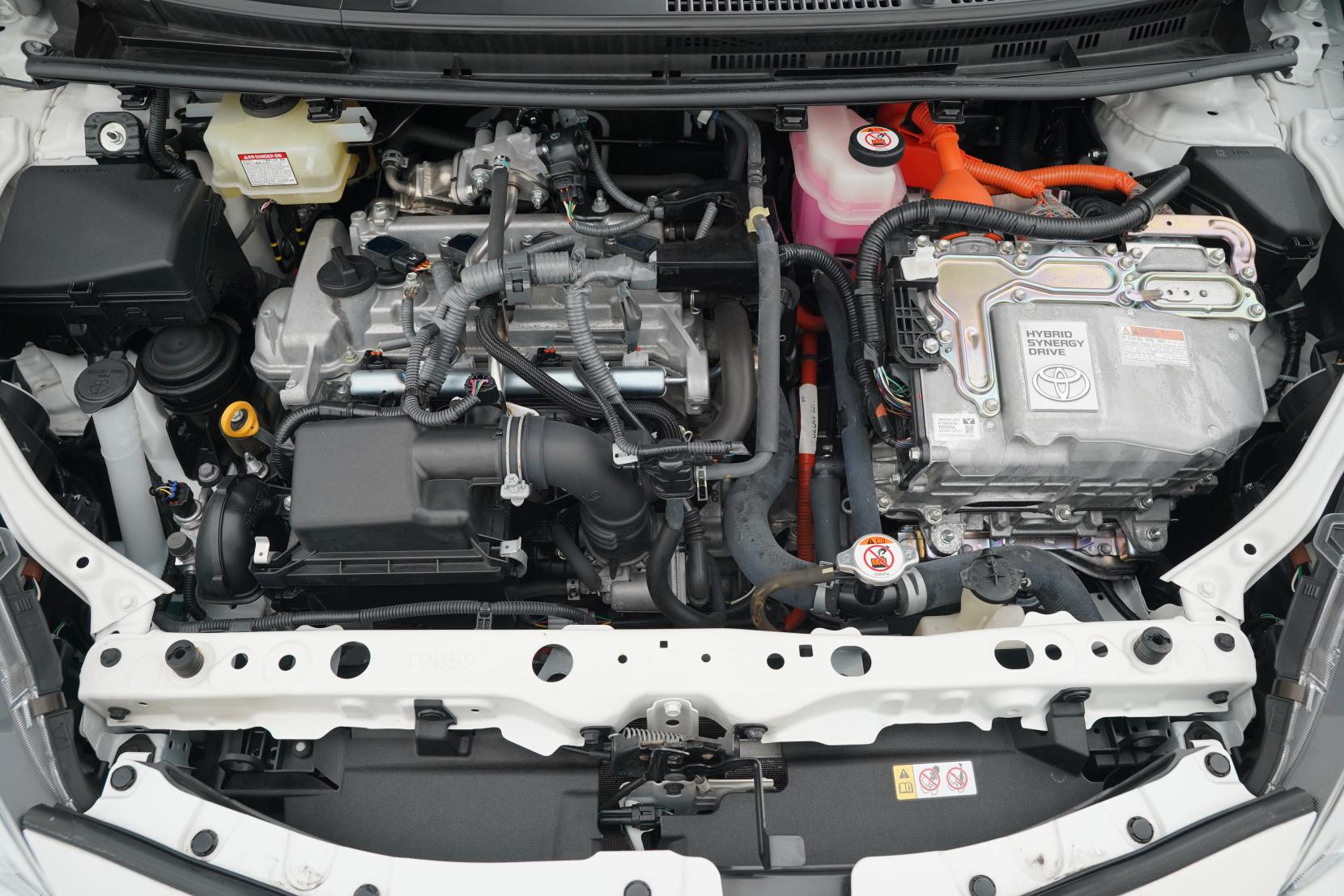 Toyota Aqua L