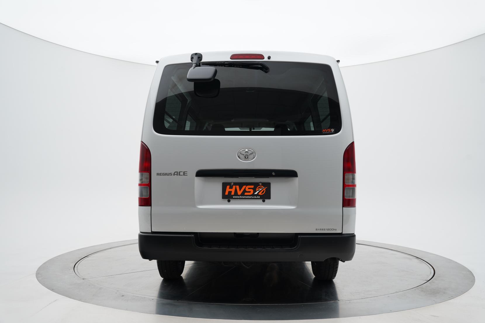 Toyota Regius 2.8 ACE 2.8TD Dual Slider 5 Door