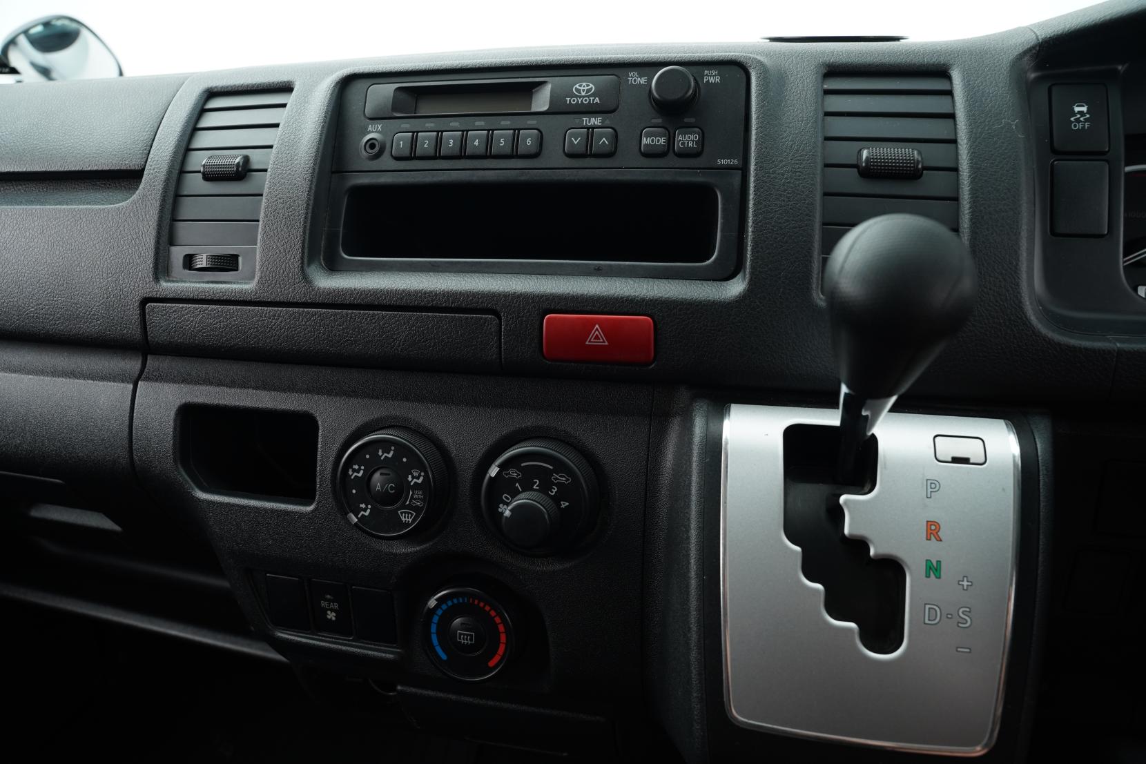 Toyota Regius 2.8 ACE 2.8TD Dual Slider 5 Door