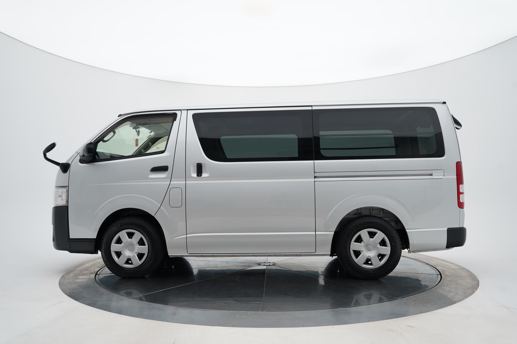 Toyota Regius 2.8 ACE 2.8TD Dual Slider 5 Door