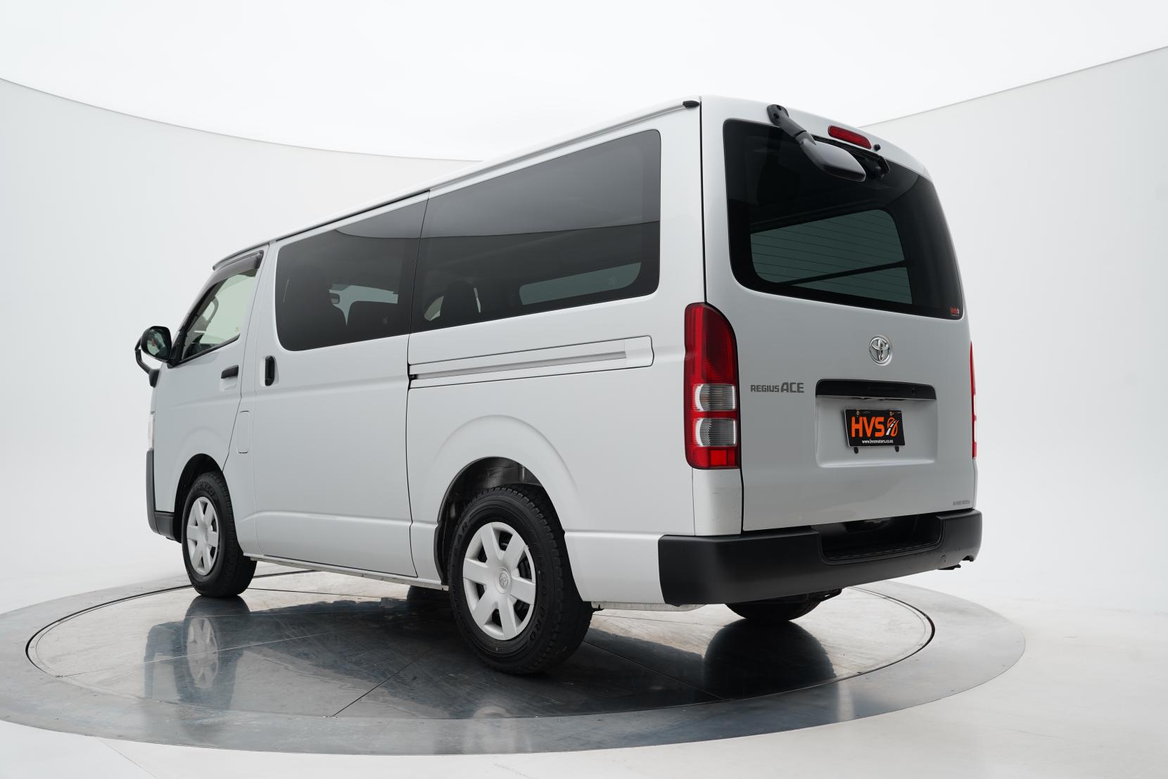 Toyota Regius 2.8 ACE 2.8TD Dual Slider 5 Door