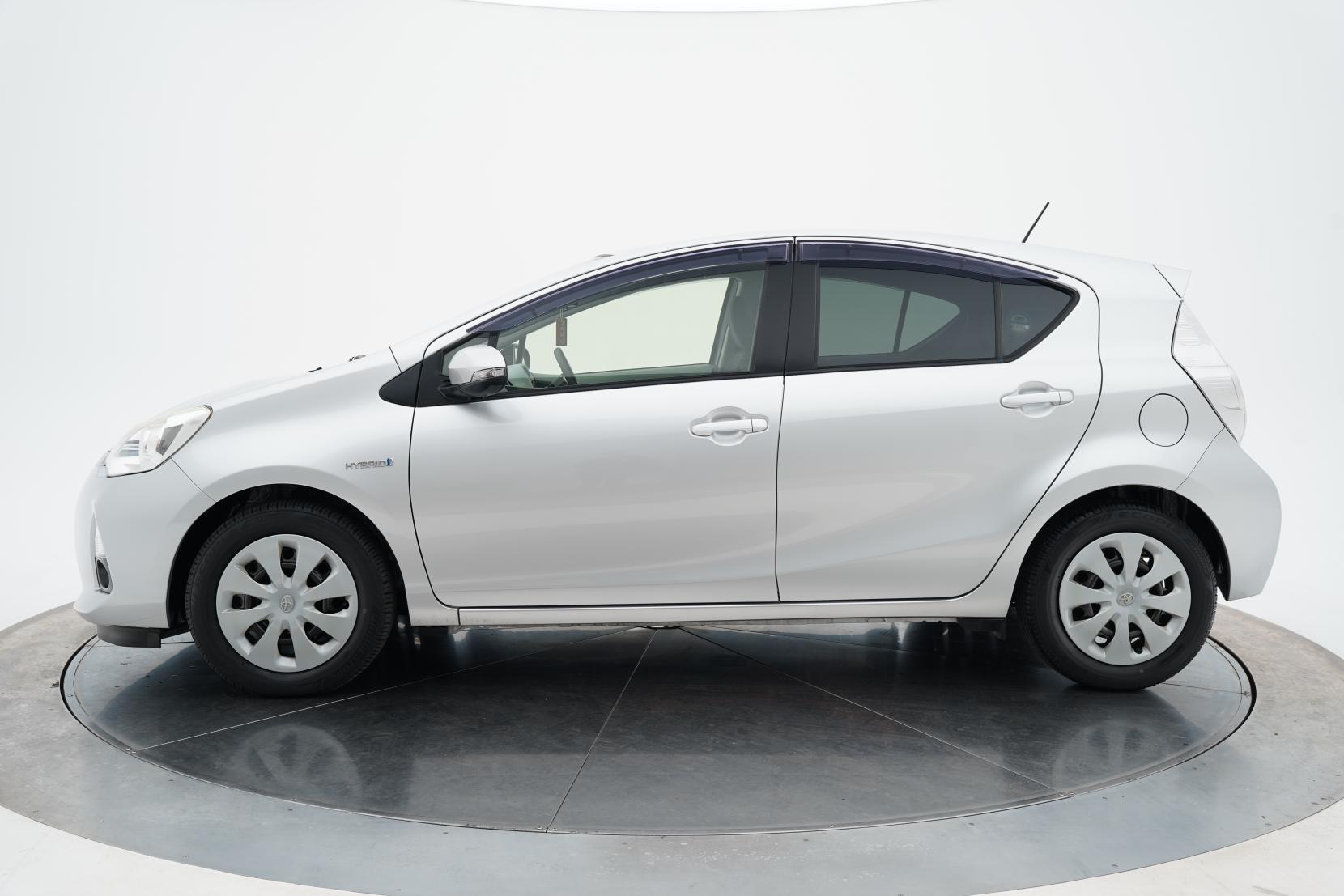 Toyota Aqua 1.5 S Push Start