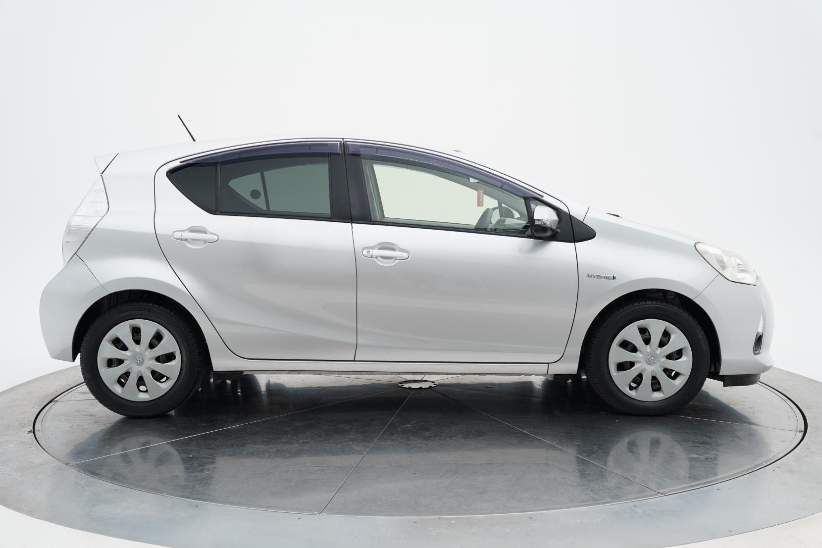 Toyota Aqua 1.5 S Push Start