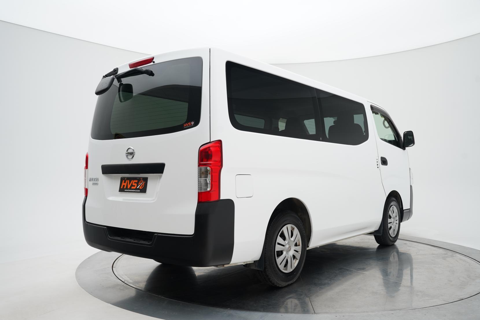 Nissan Caravan / Urvan (1973–present) 2.5 NV350 Caravan Diesel DX 