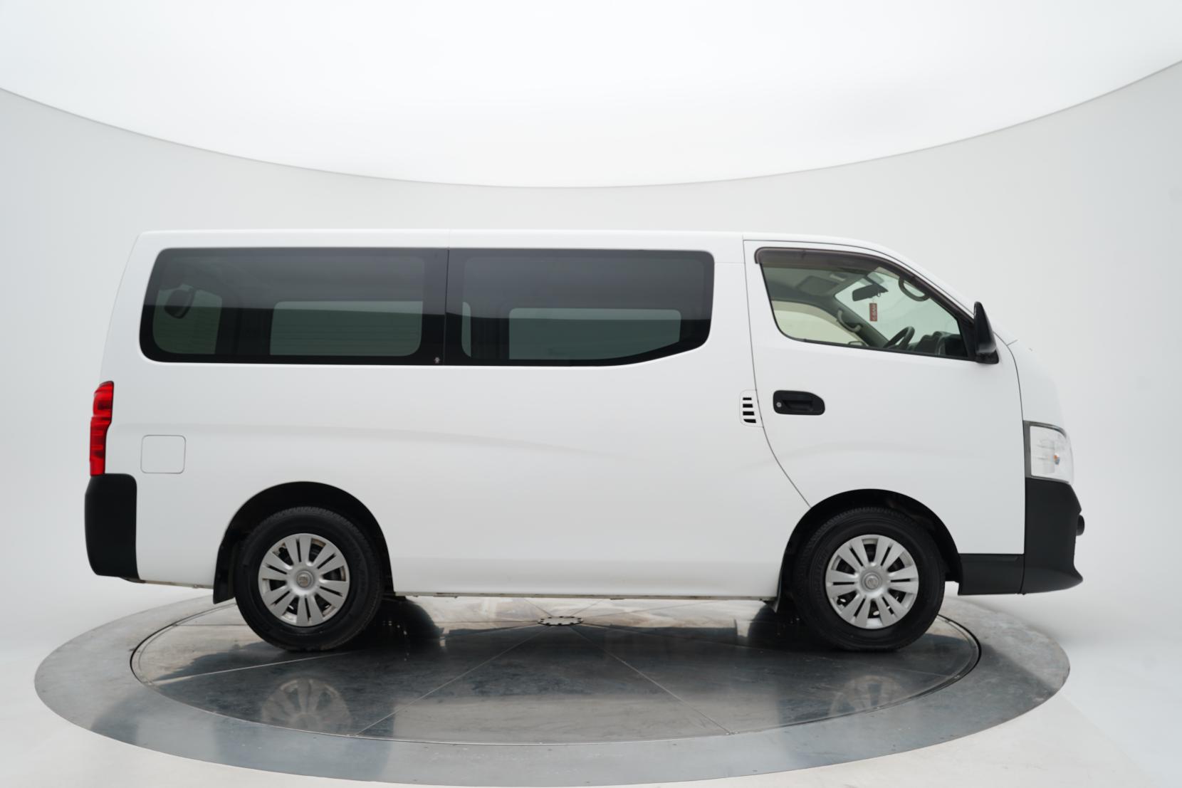 Nissan Caravan / Urvan (1973–present) 2.5 NV350 Caravan Diesel DX 