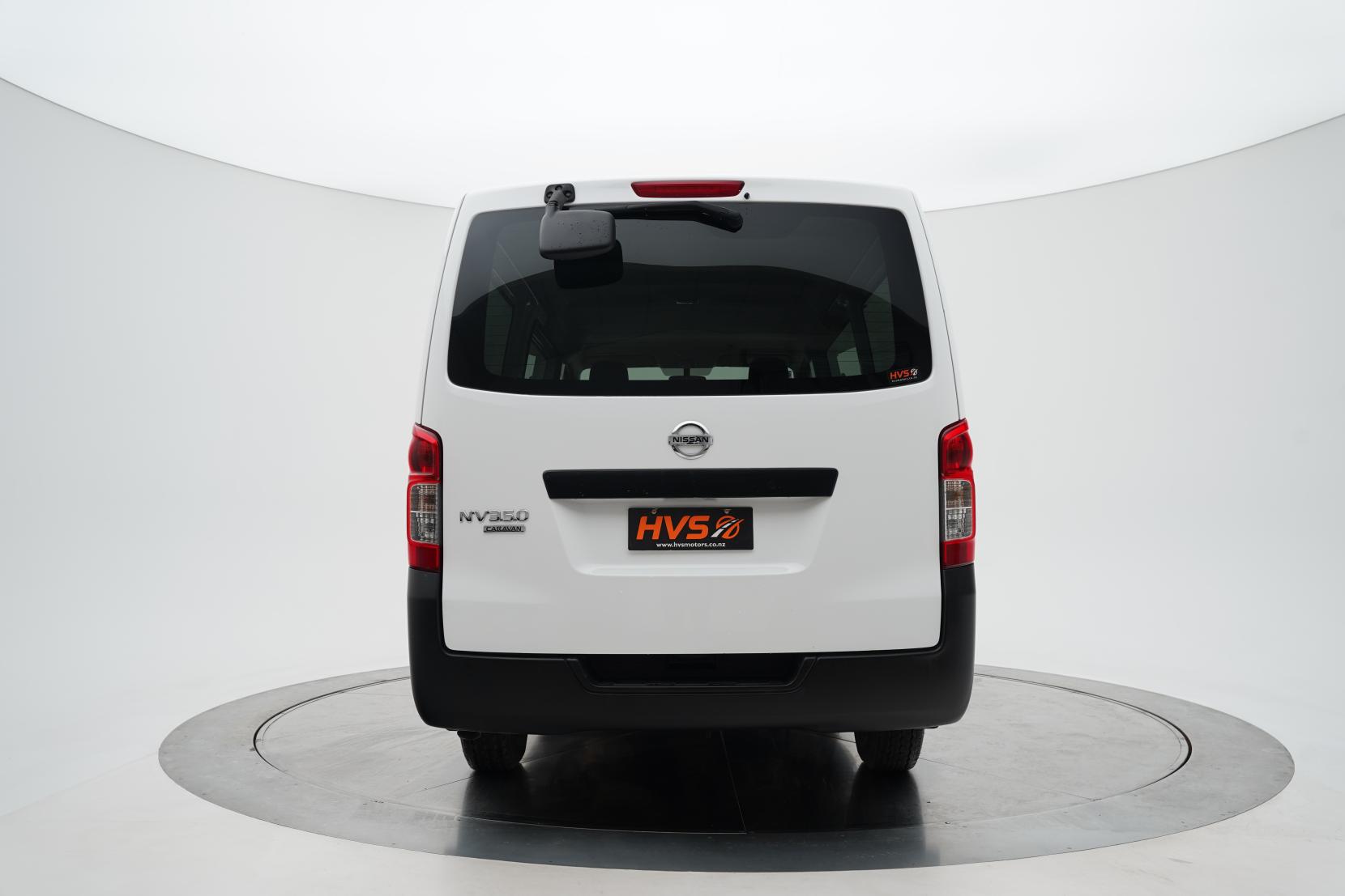 Nissan Caravan / Urvan (1973–present) 2.5 NV350 Caravan Diesel DX 