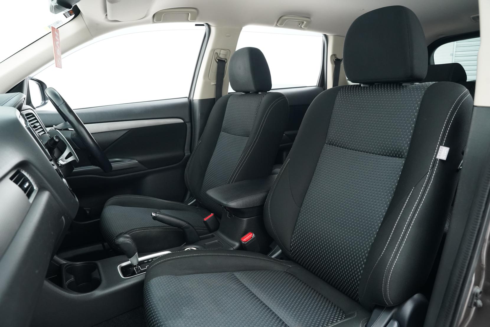 Mitsubishi Outlander 2.4 24G 4WD 7 Seater