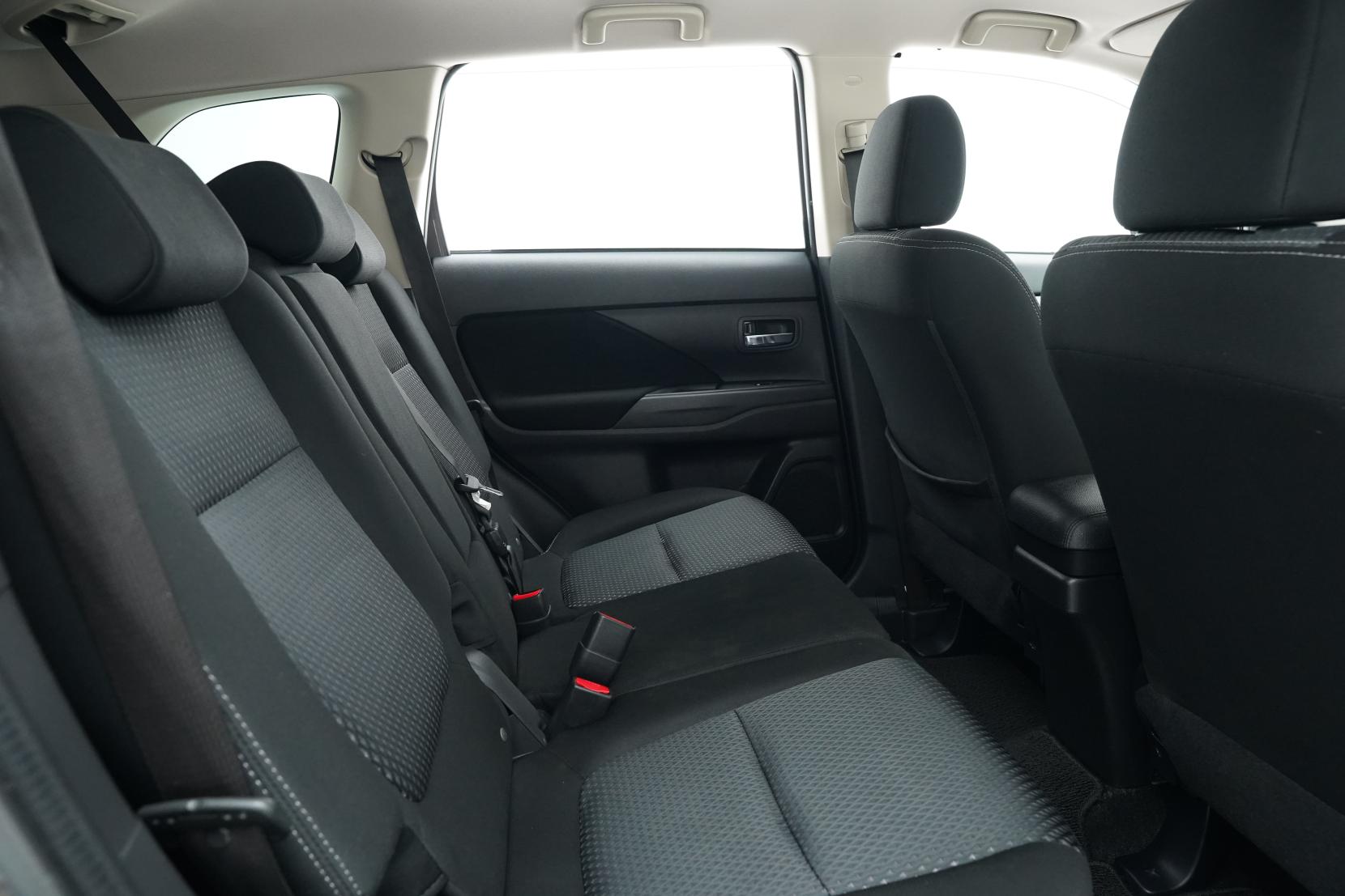 Mitsubishi Outlander 2.4 24G 4WD 7 Seater
