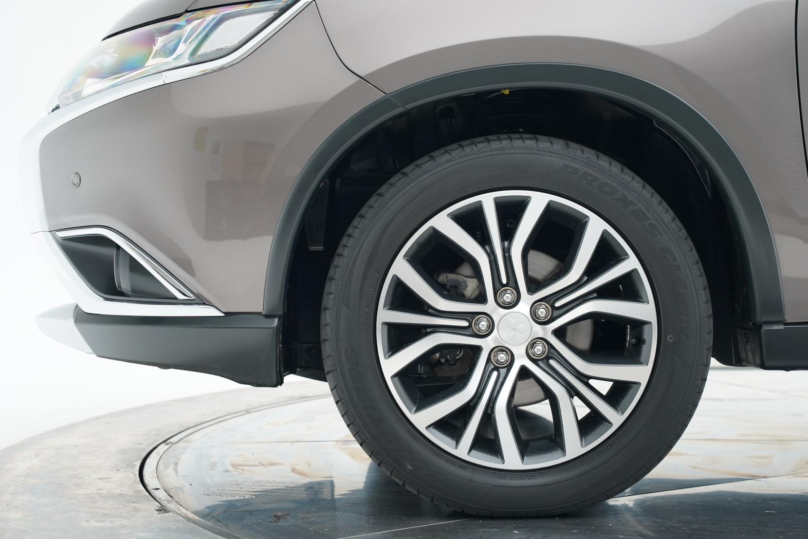 Mitsubishi Outlander 2.4 24G 4WD 7 Seater