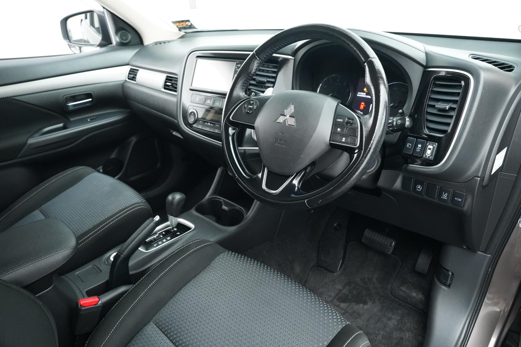 Mitsubishi Outlander 2.4 24G 4WD 7 Seater