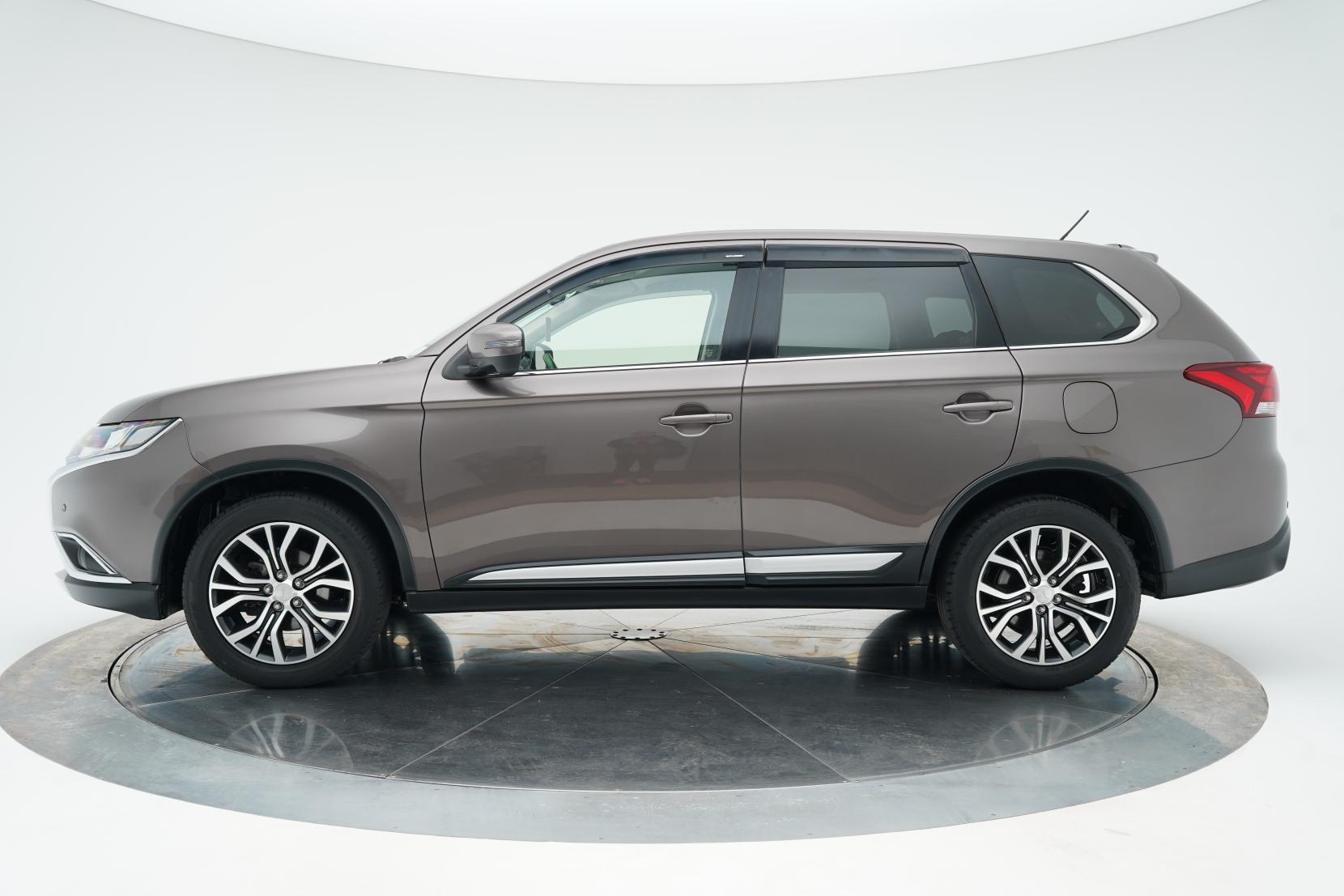 Mitsubishi Outlander 2.4 24G 4WD 7 Seater