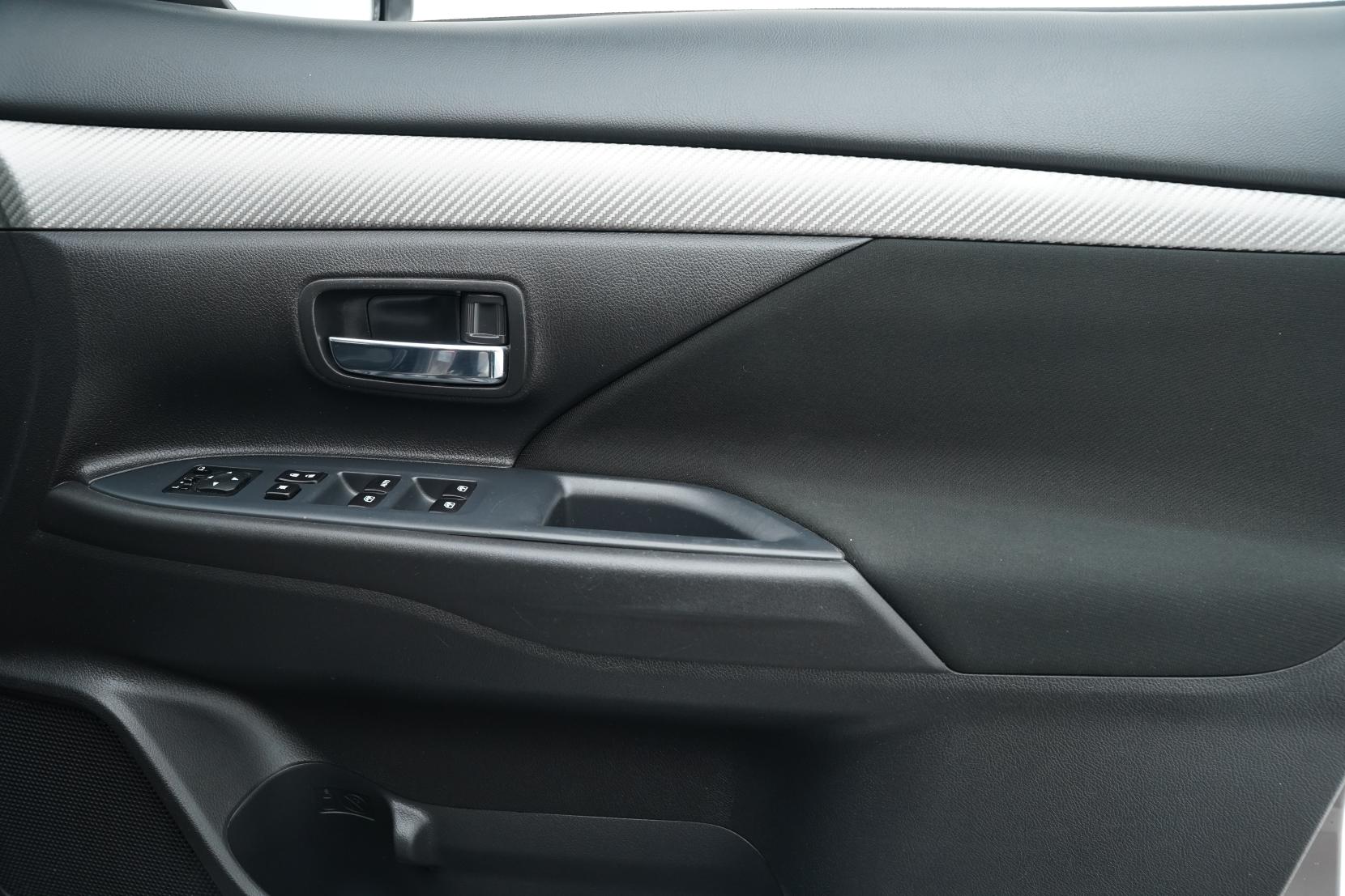 Mitsubishi Outlander 2.4 24G 4WD 7 Seater