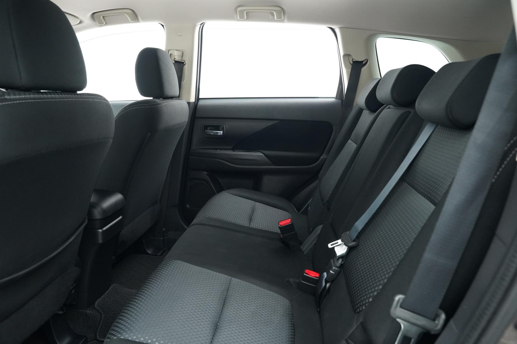 Mitsubishi Outlander 2.4 24G 4WD 7 Seater