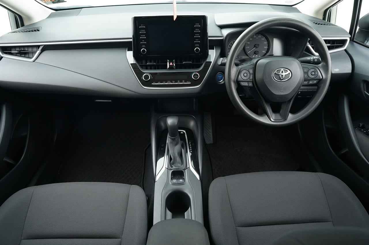 Toyota Corolla Touring Wagon Hybrid G-X