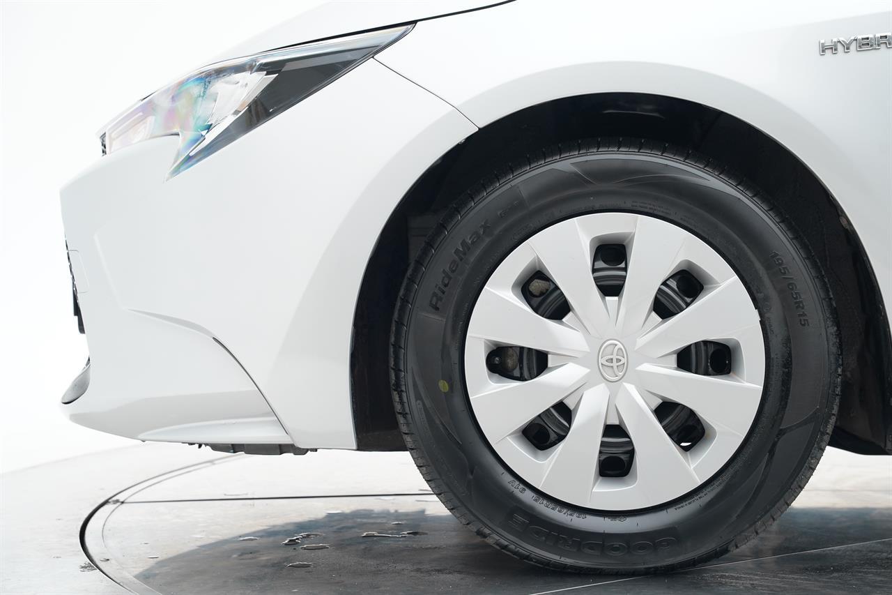 Toyota Corolla Touring Wagon Hybrid G-X