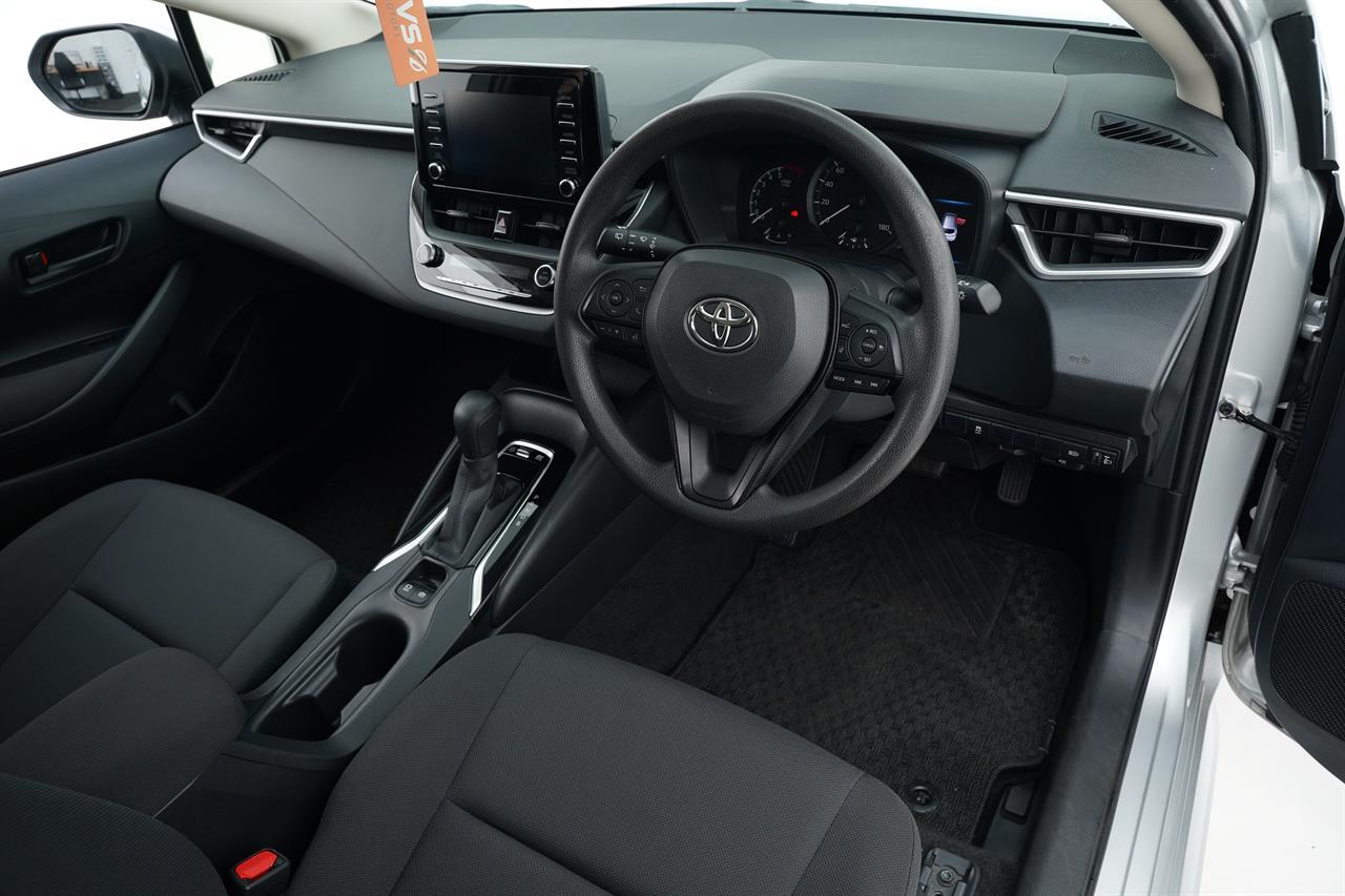 Toyota Corolla Touring Wagon Hybrid G-X