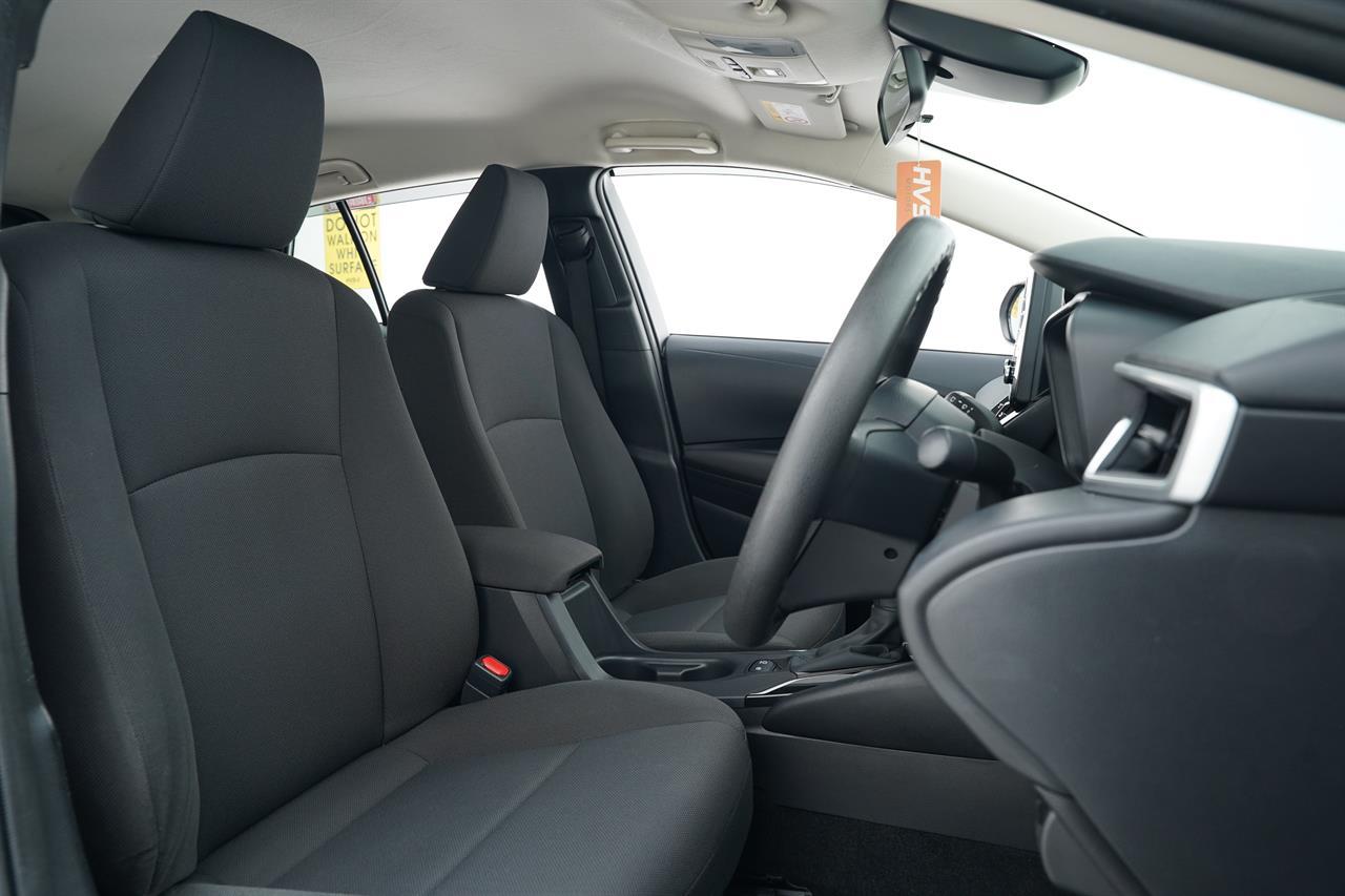 Toyota Corolla Touring Wagon Hybrid G-X