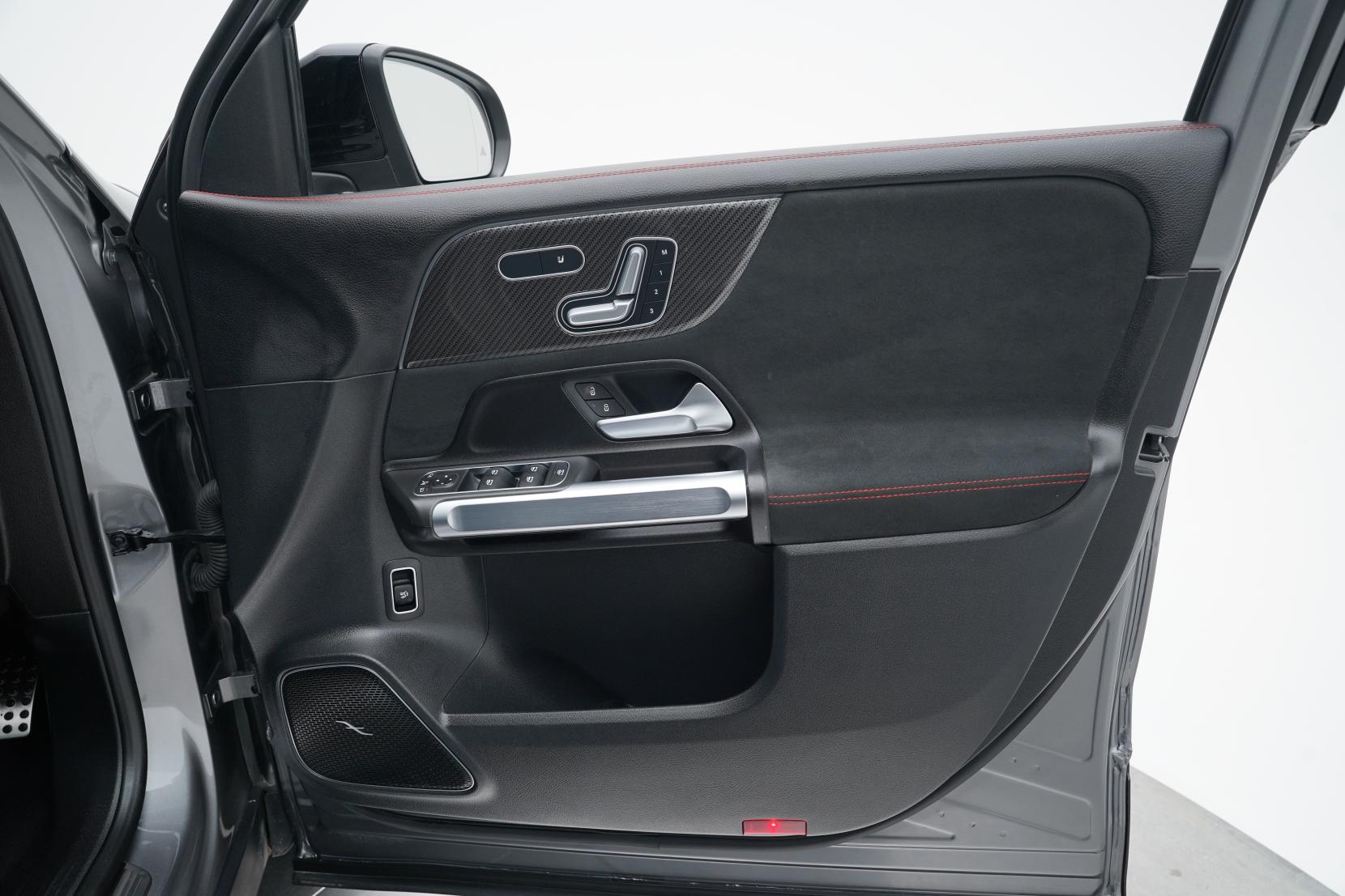 Mercedes-Benz GLB 250 2.0 250 4M 2.0P/4WD/8AT