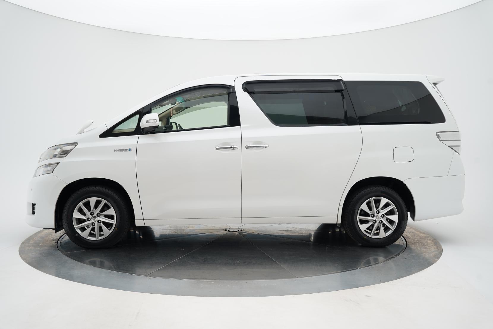 Toyota Alphard 2.4 HYBRID X 4WD