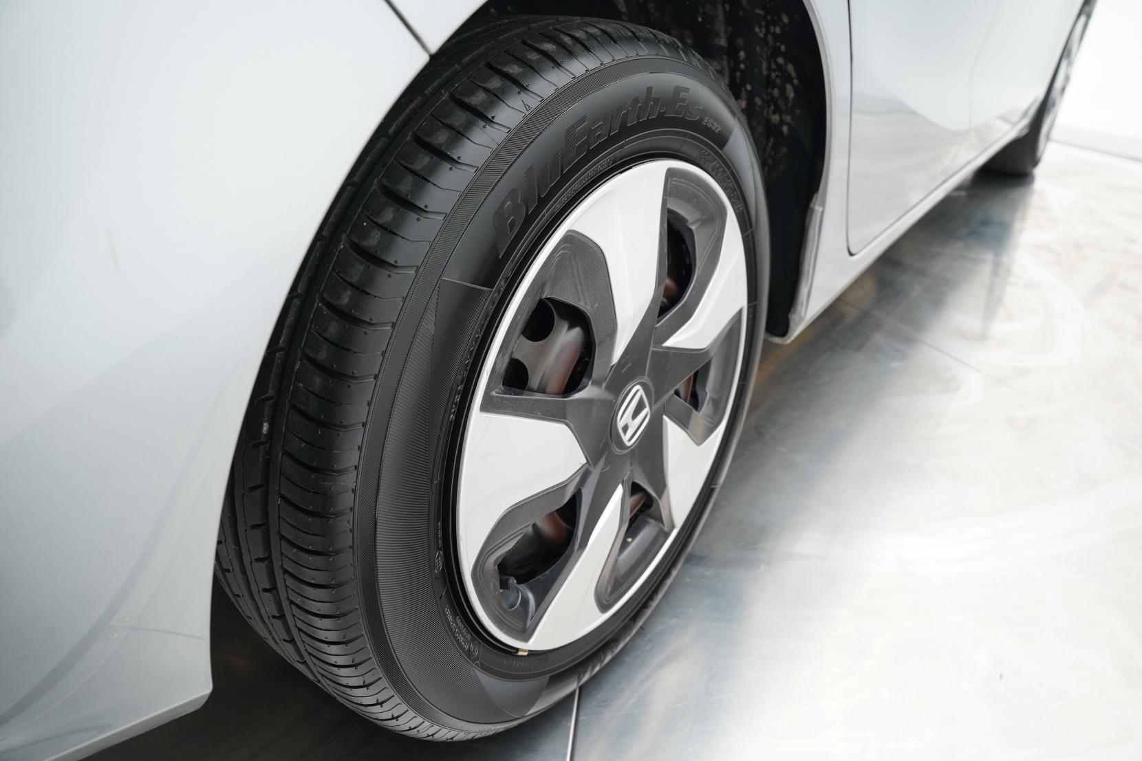 Honda Fit 1.5 ARIA HYBRID L HONDA SENSING