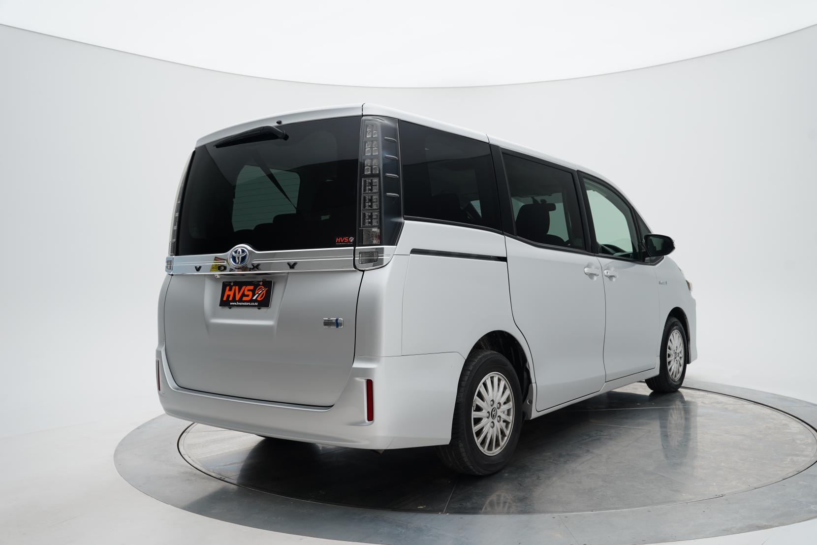 Toyota Noah HYBRID V