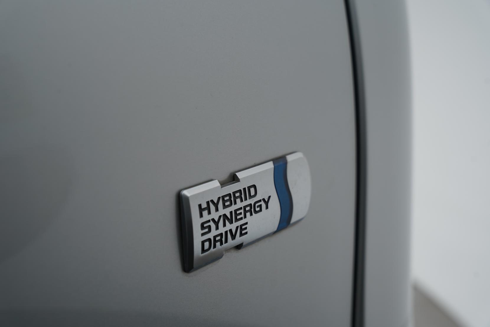Toyota Noah HYBRID V