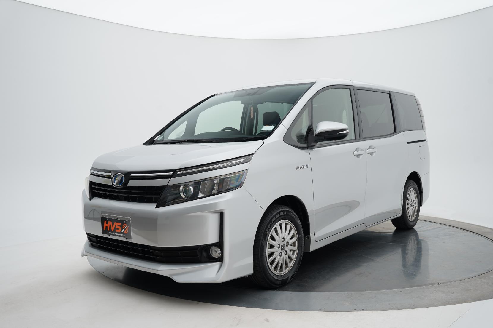 Toyota Noah HYBRID V