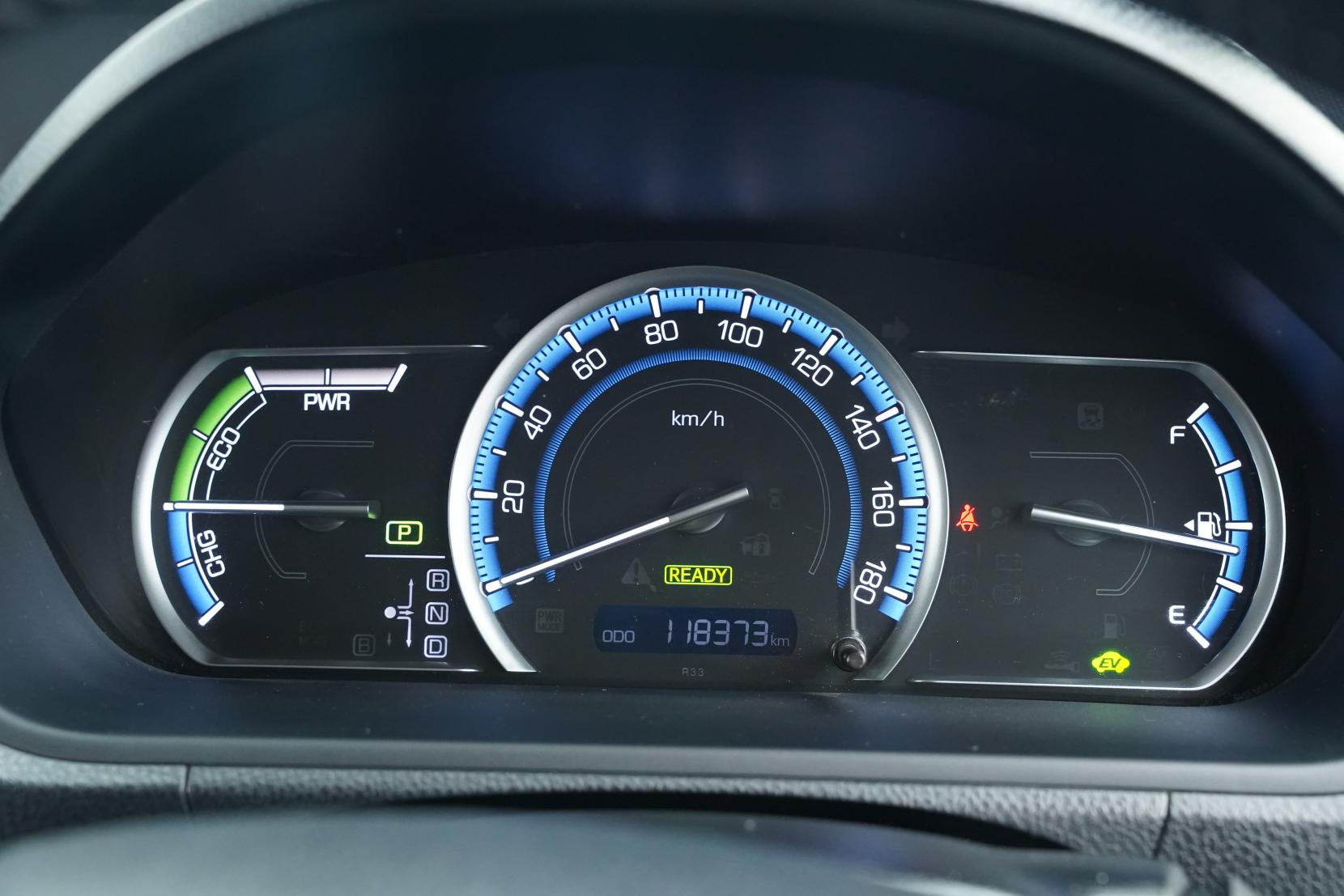 Toyota Noah HYBRID V
