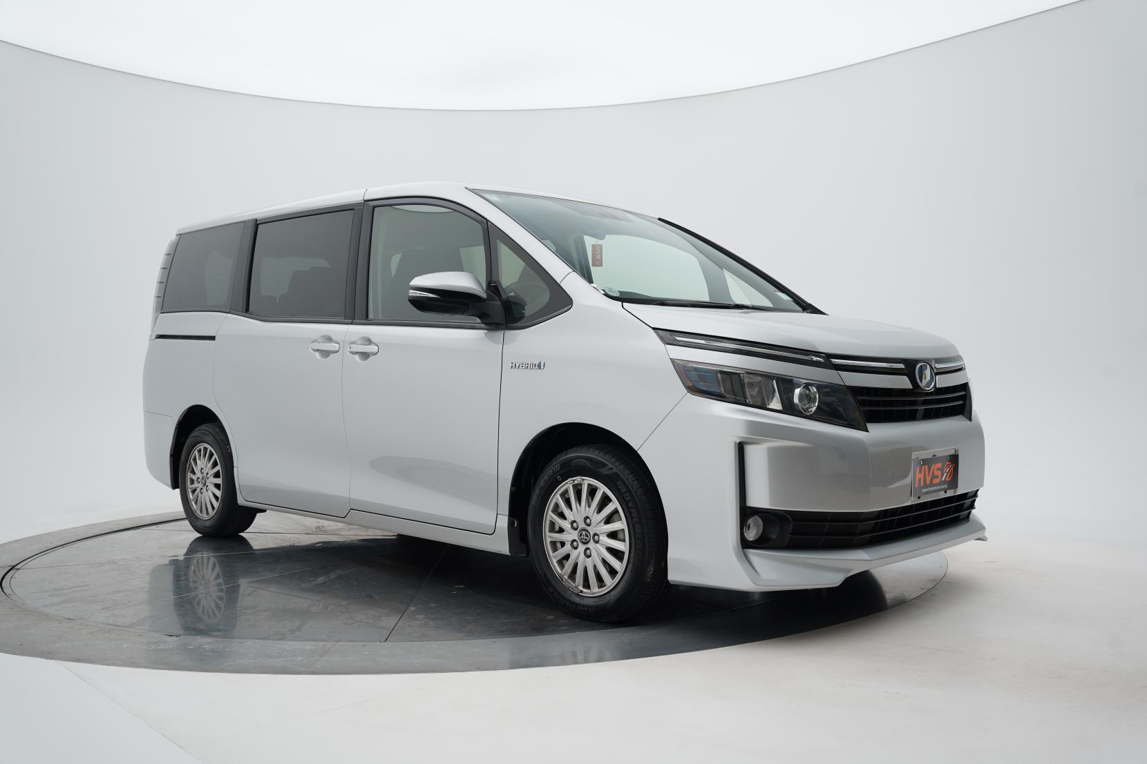 Toyota Noah HYBRID V