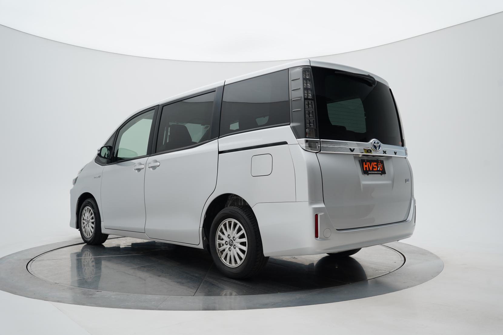 Toyota Noah HYBRID V