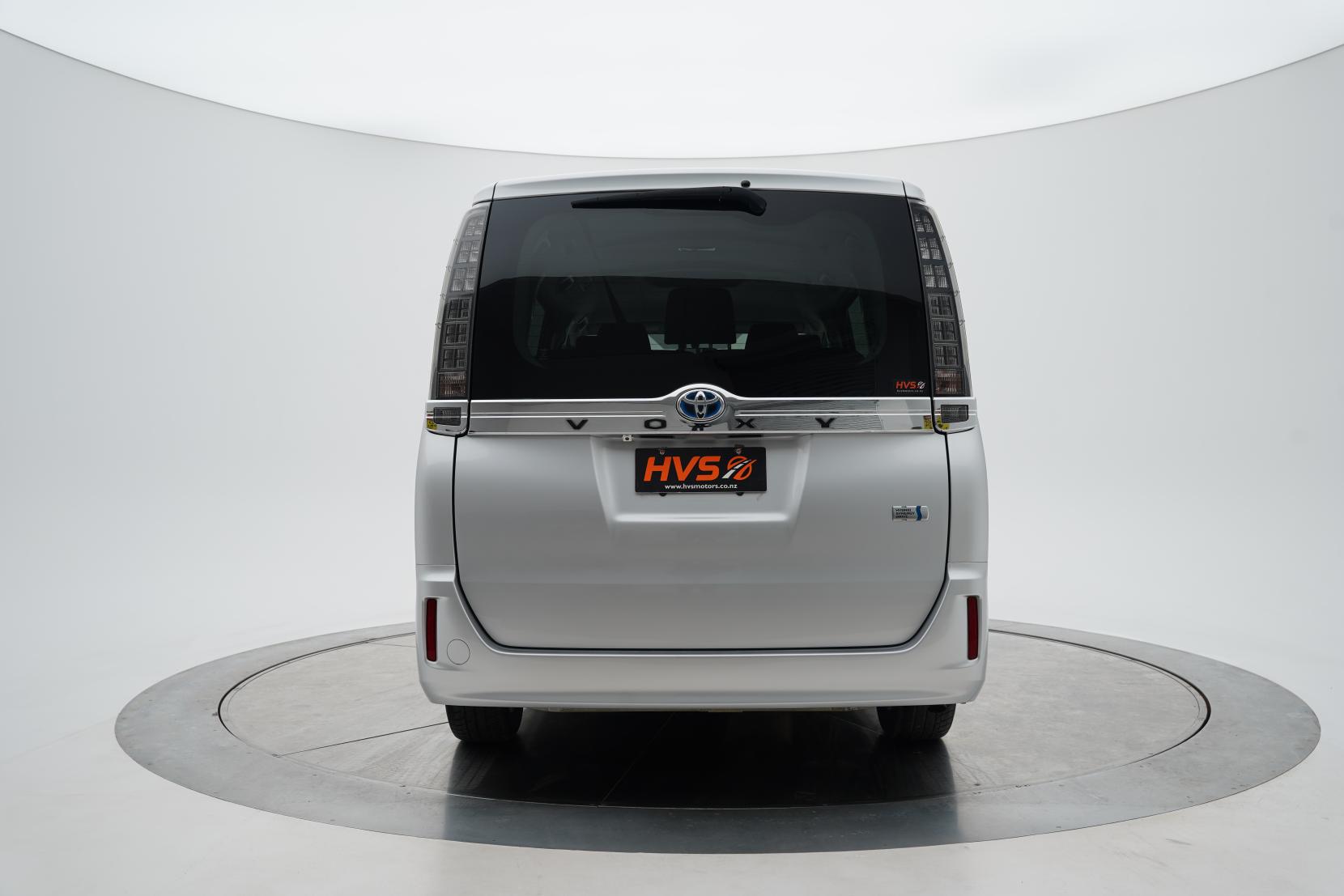 Toyota Noah HYBRID V
