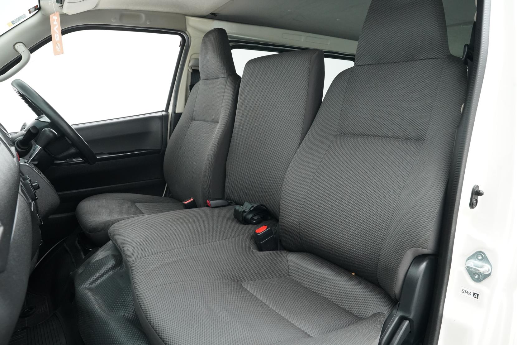 Toyota Hiace 2.0 DX 2.0L 5 Door