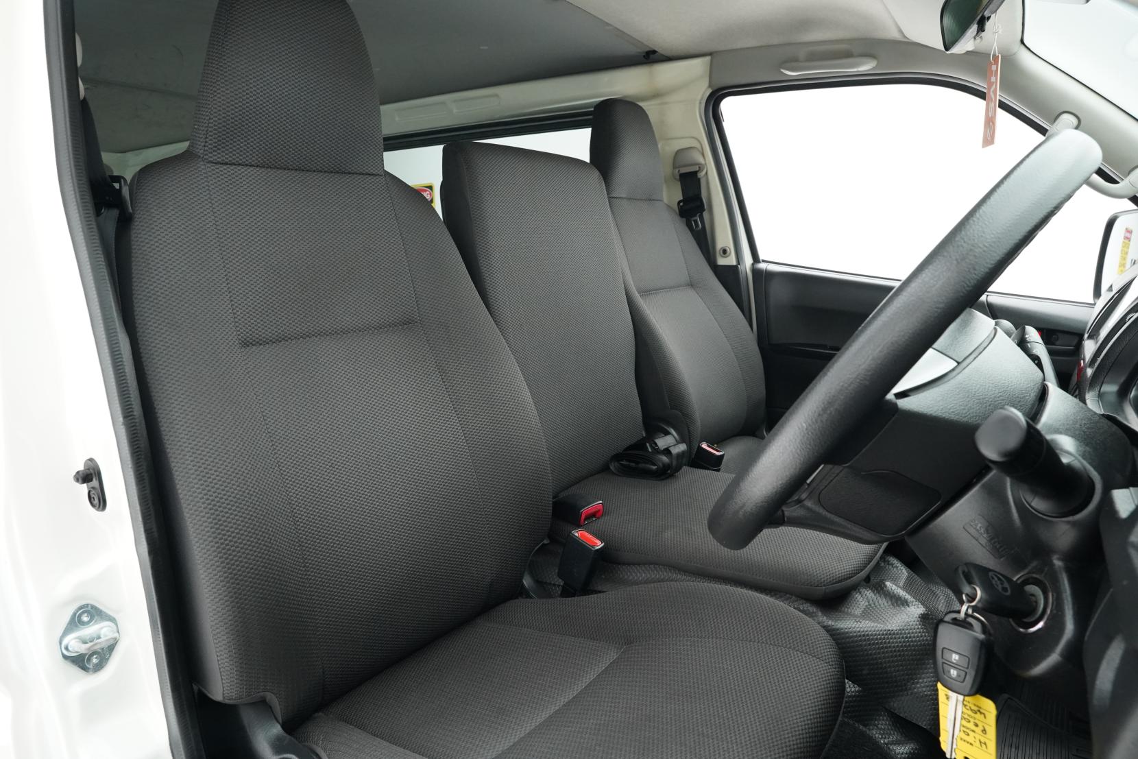 Toyota Hiace 2.0 DX 2.0L 5 Door