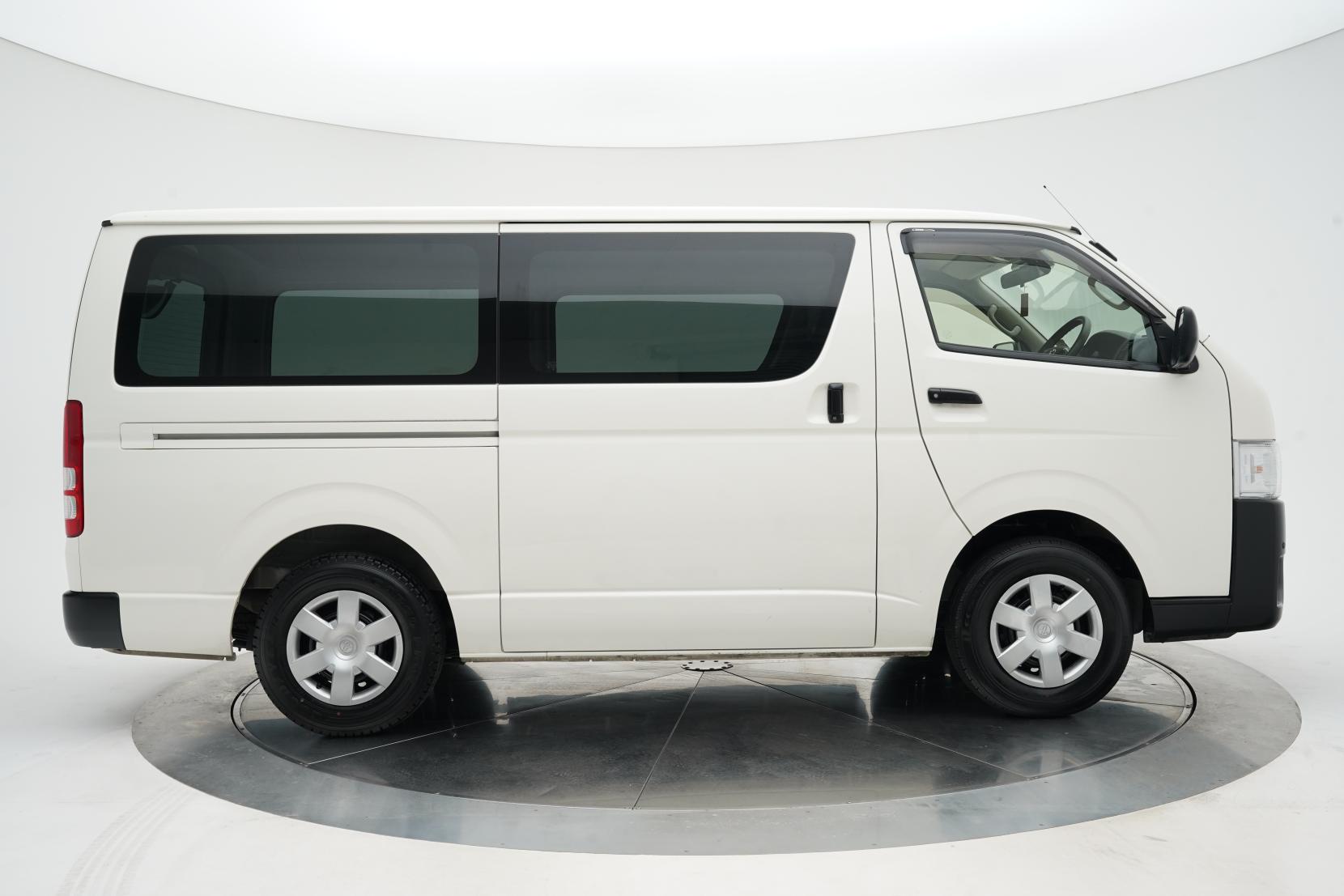 Toyota Hiace 2.0 DX 2.0L 5 Door