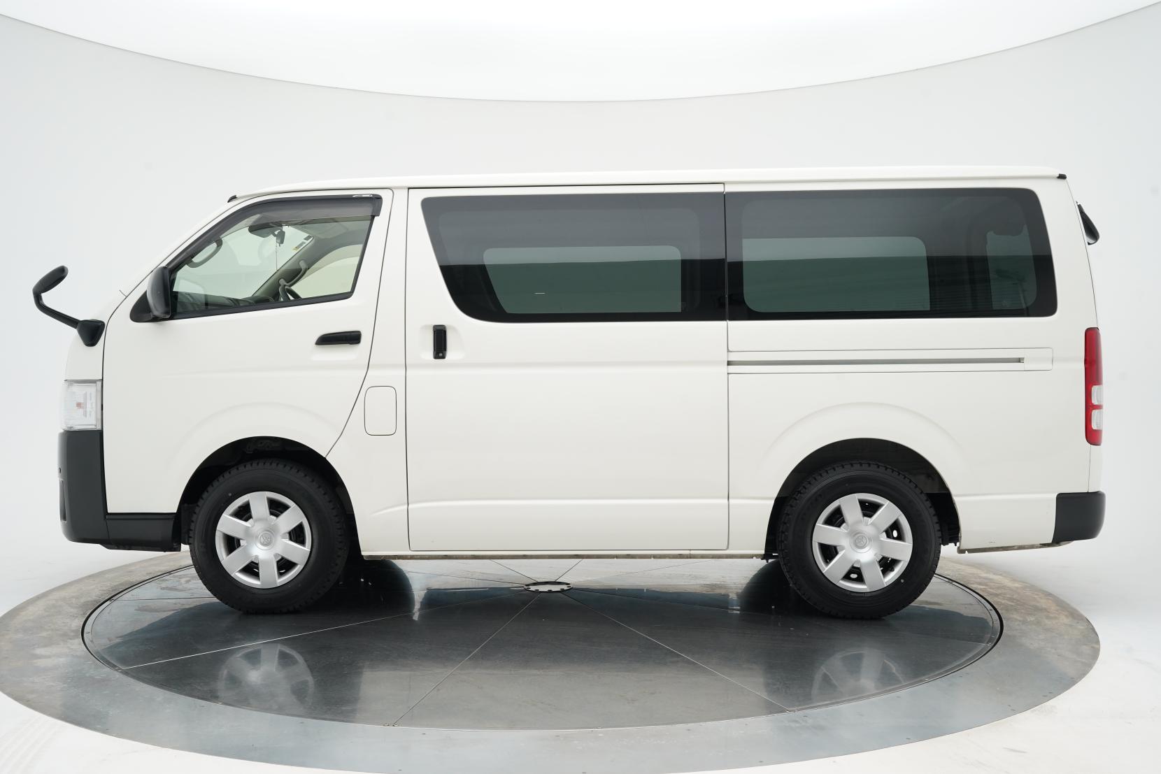 Toyota Hiace 2.0 DX 2.0L 5 Door