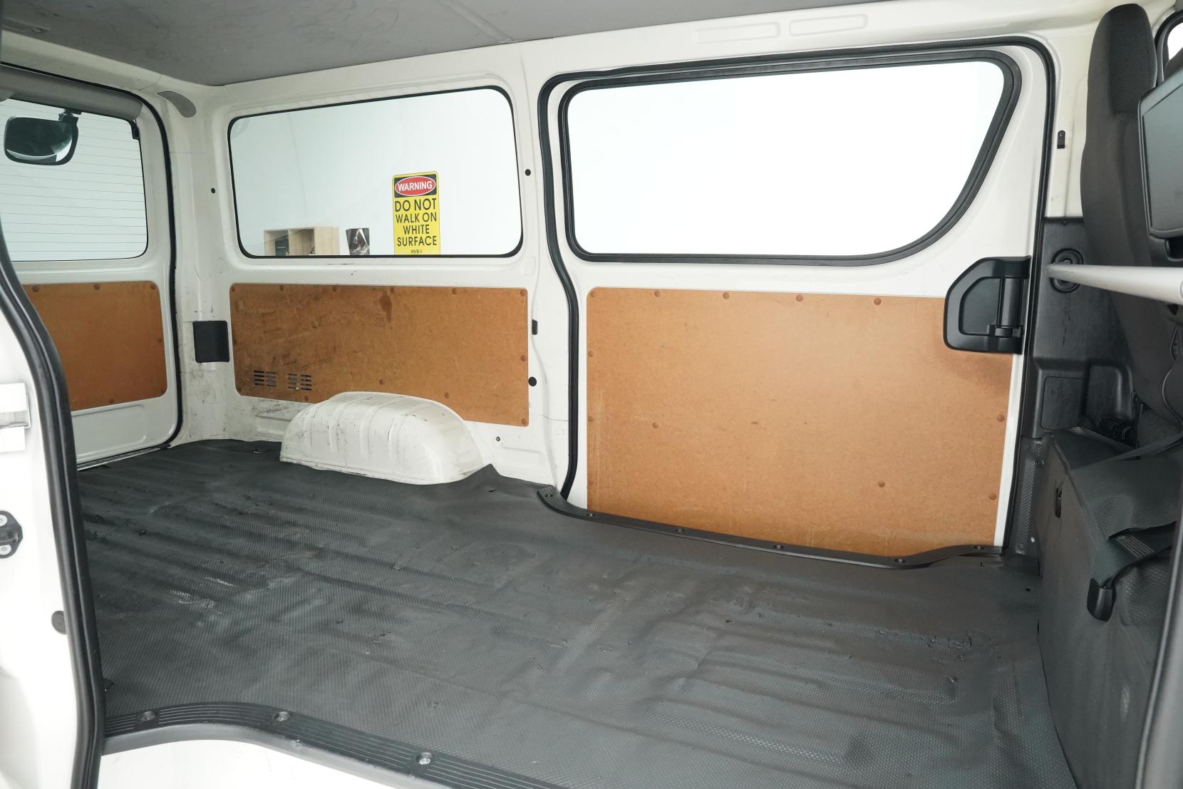 Toyota Hiace 2.0 DX 2.0L 5 Door