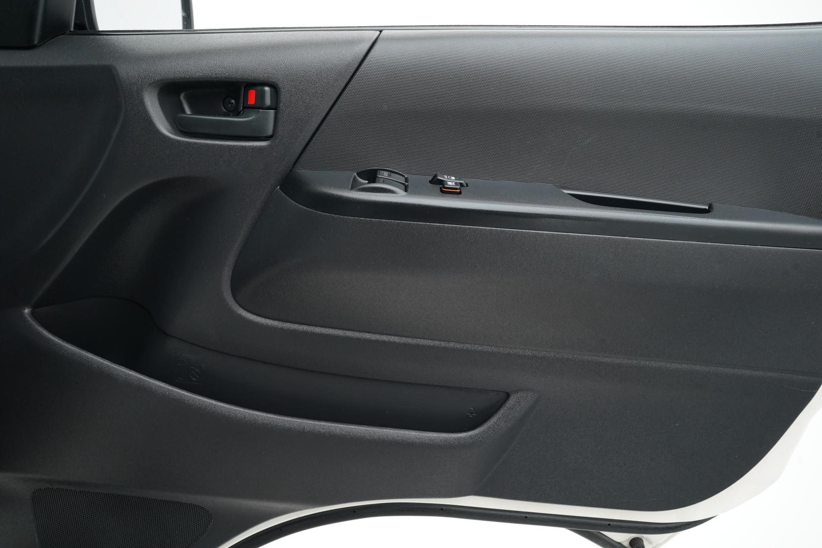 Toyota Hiace 2.0 DX 2.0L 5 Door