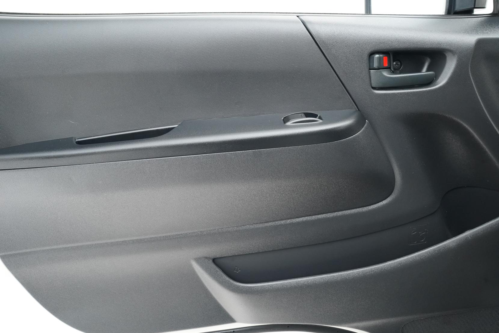 Toyota Hiace 2.0 DX 2.0L 5 Door