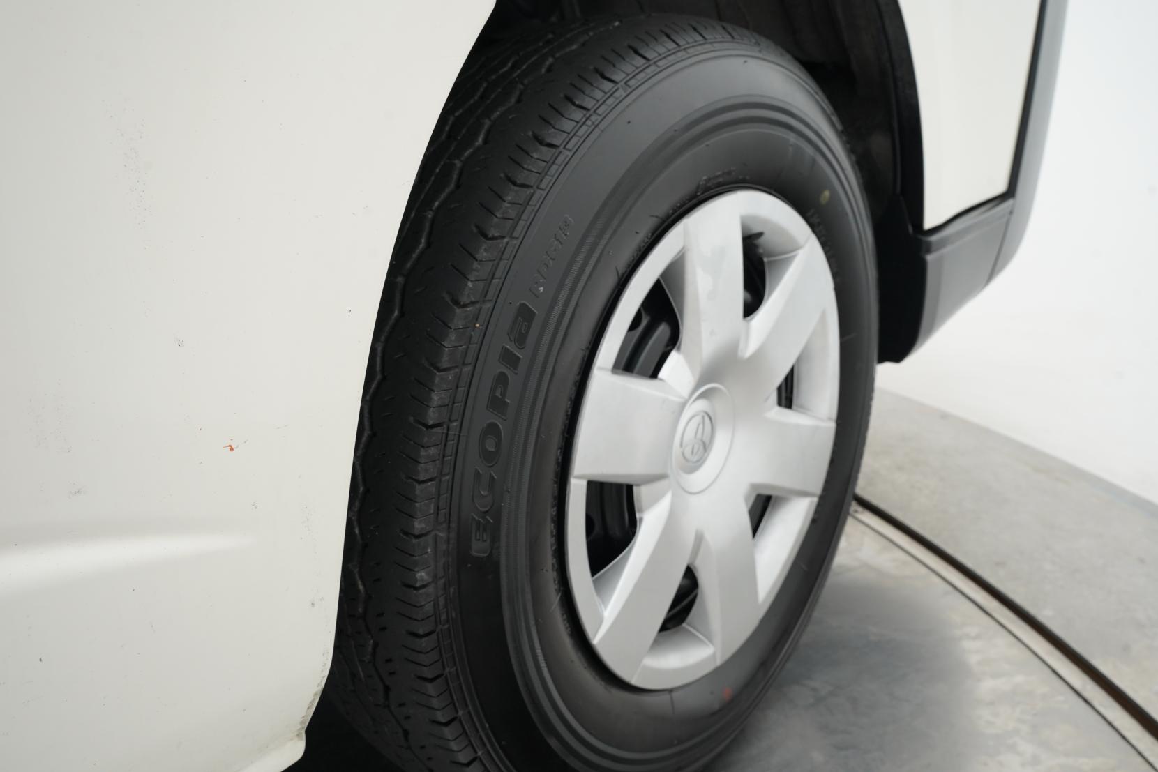 Toyota Hiace 2.0 DX 2.0L 5 Door