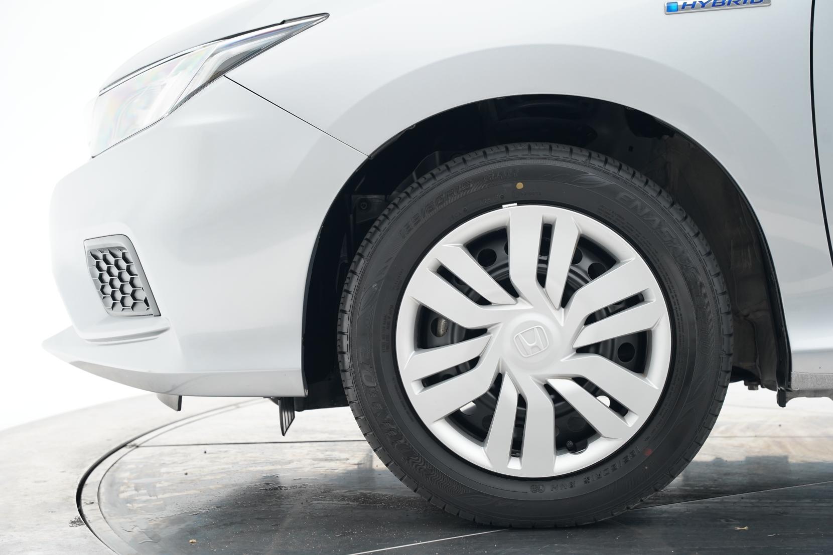 Honda Grace Hybrid DX