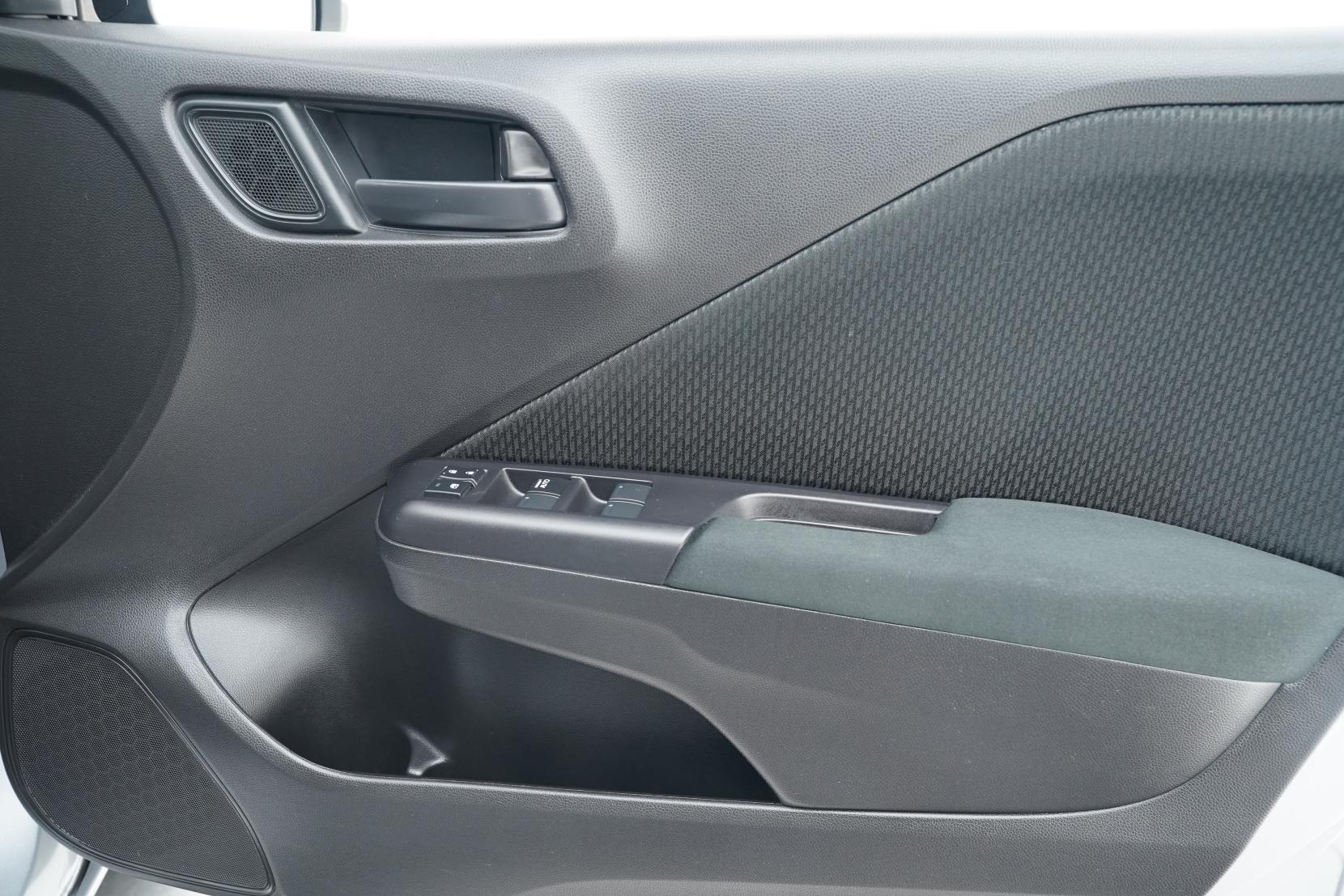 Honda Grace Hybrid DX