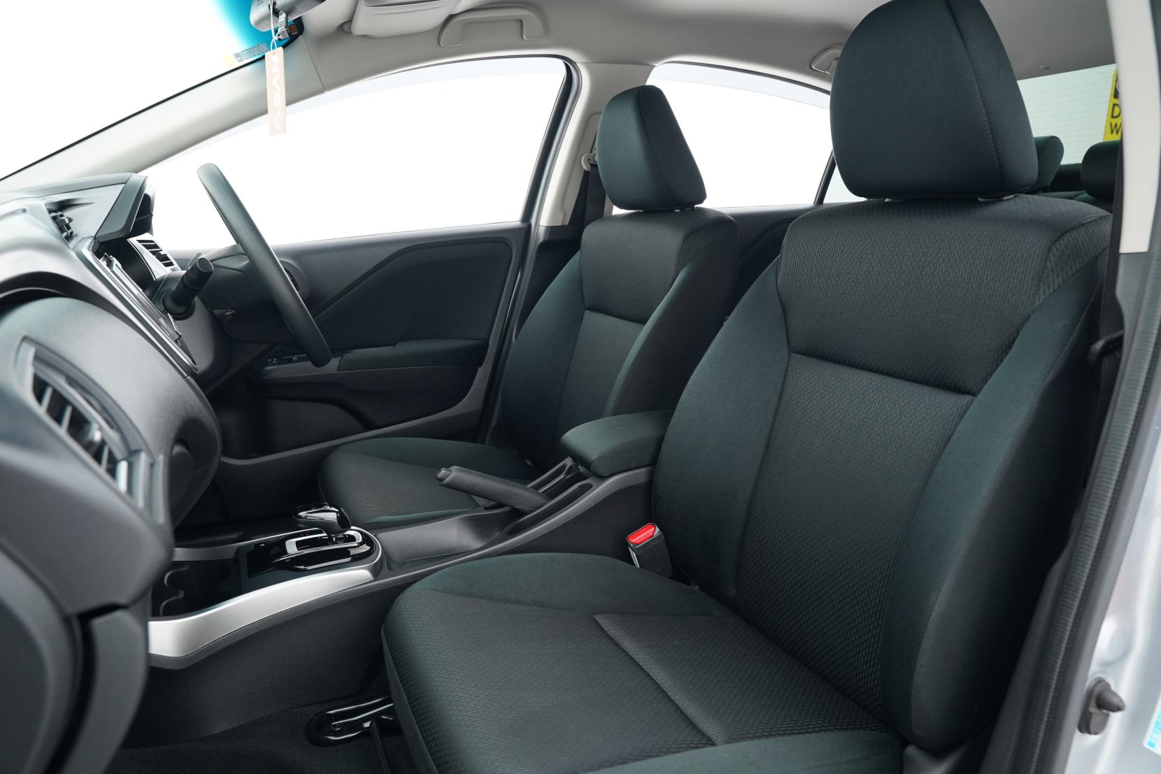 Honda Grace Hybrid DX