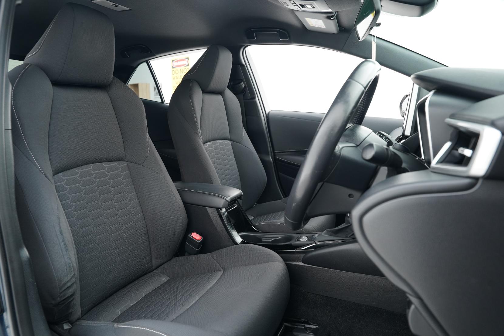 Toyota Corolla SPORT HYBRID G