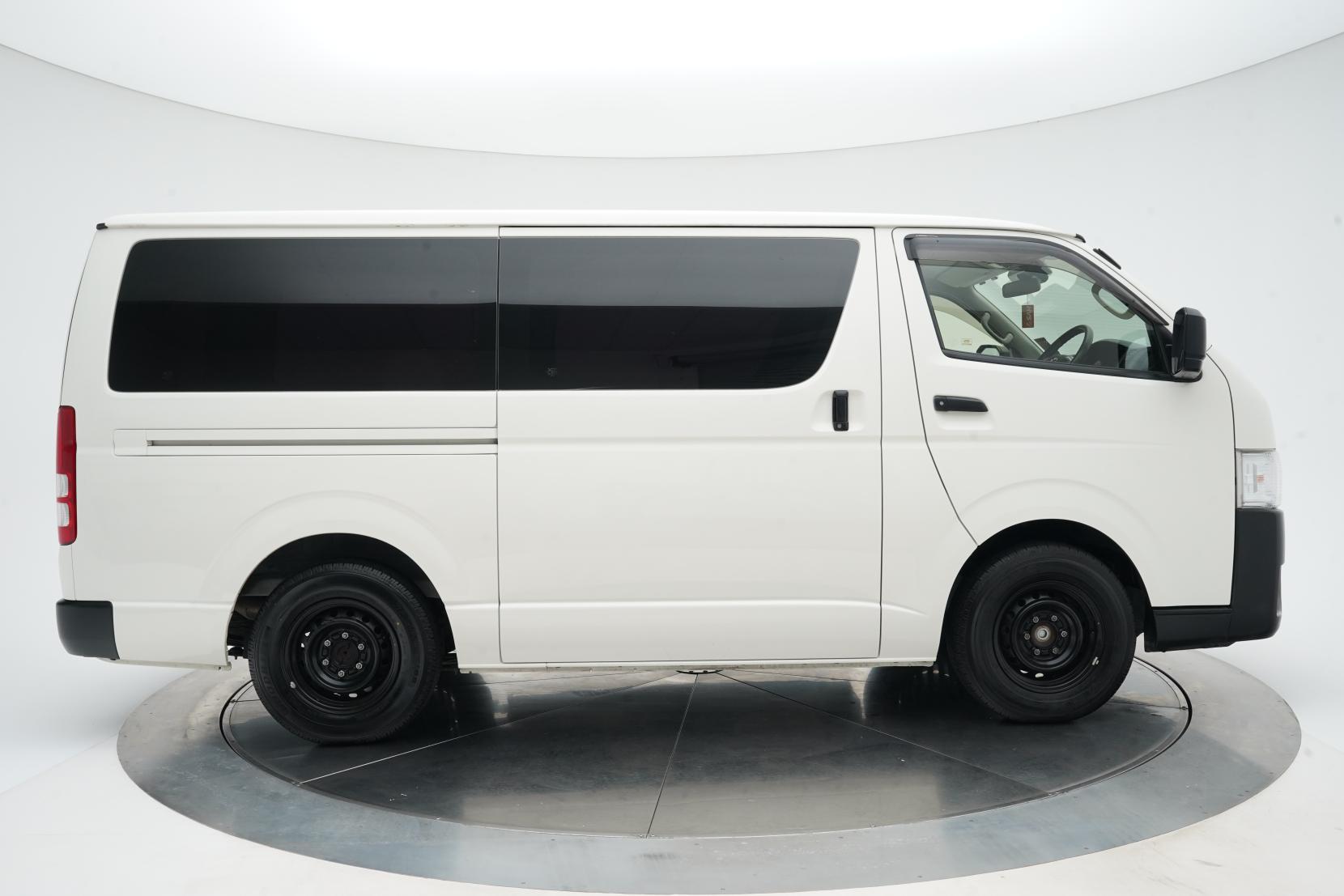 Toyota Hiace 2.8 Diesel 5 Door 