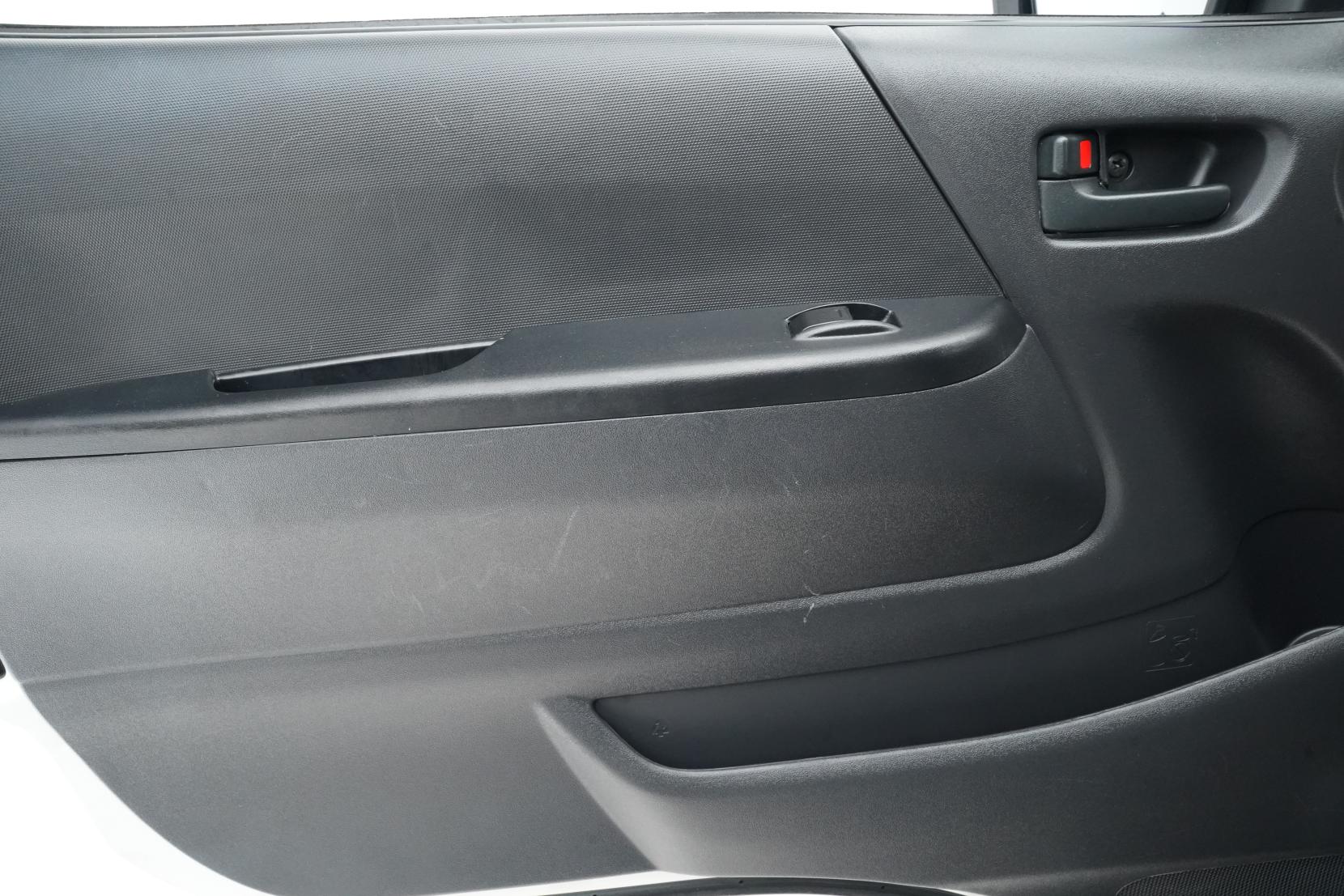 Toyota Hiace 2.8 Diesel 5 Door 