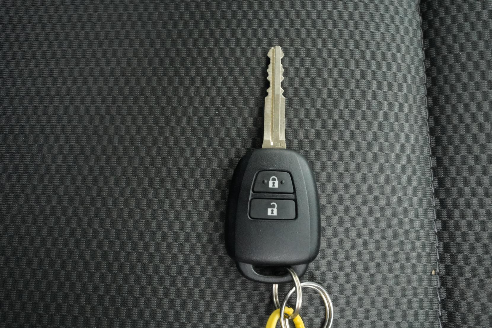 Toyota Hiace 2.8 Diesel 5 Door 