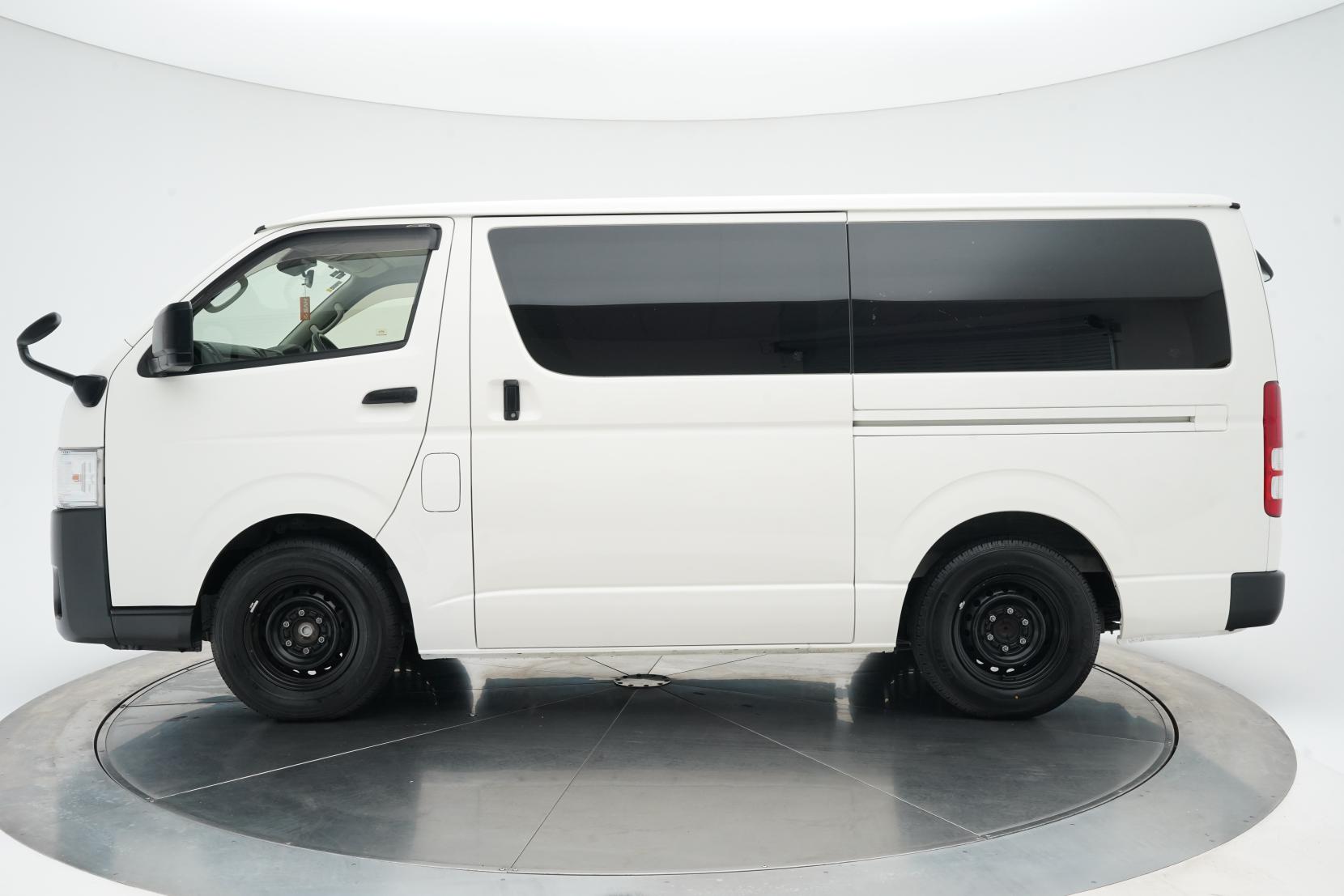 Toyota Hiace 2.8 Diesel 5 Door 